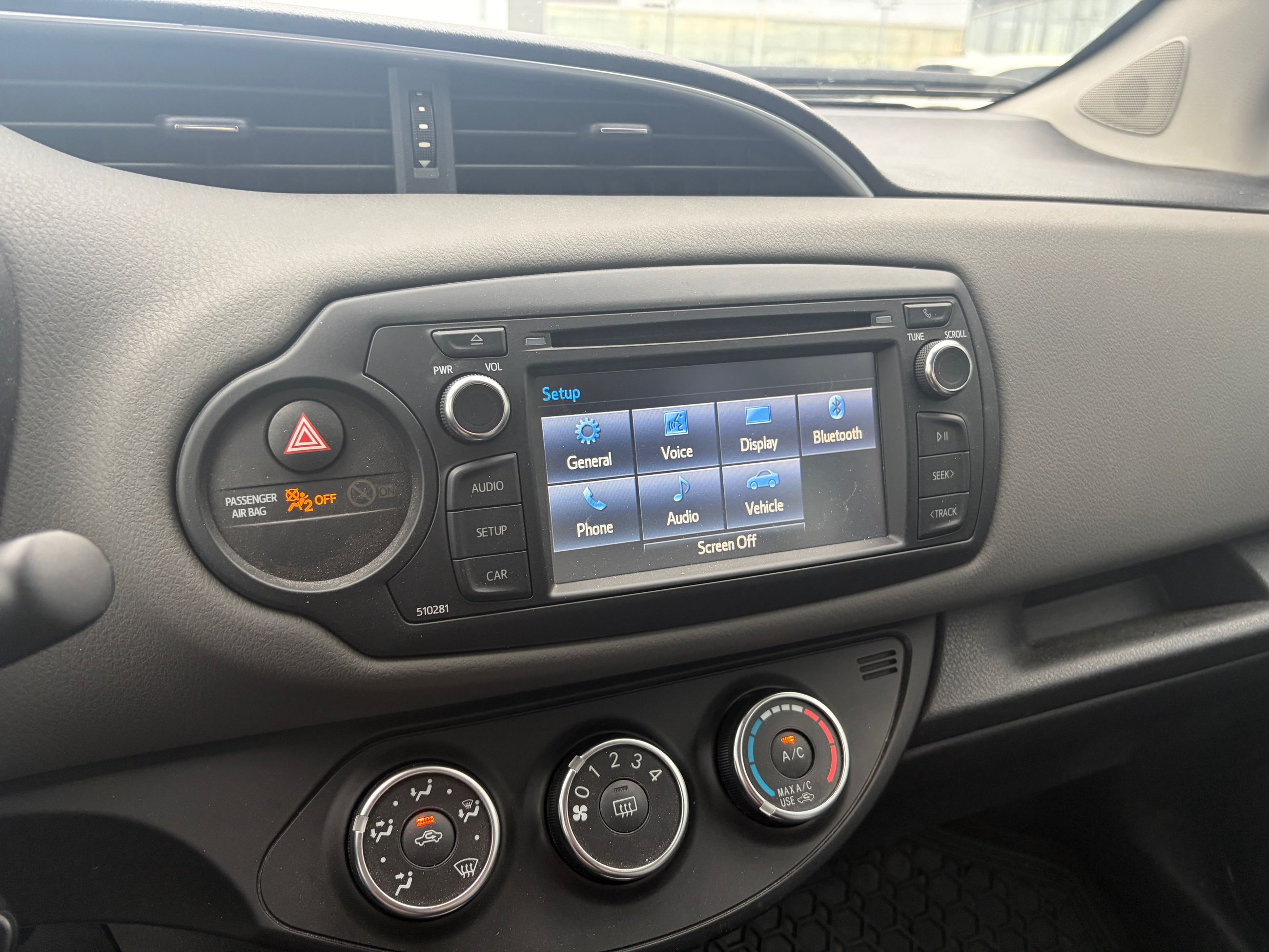 2018 Toyota Yaris Hatchback in Dorval, Quebec