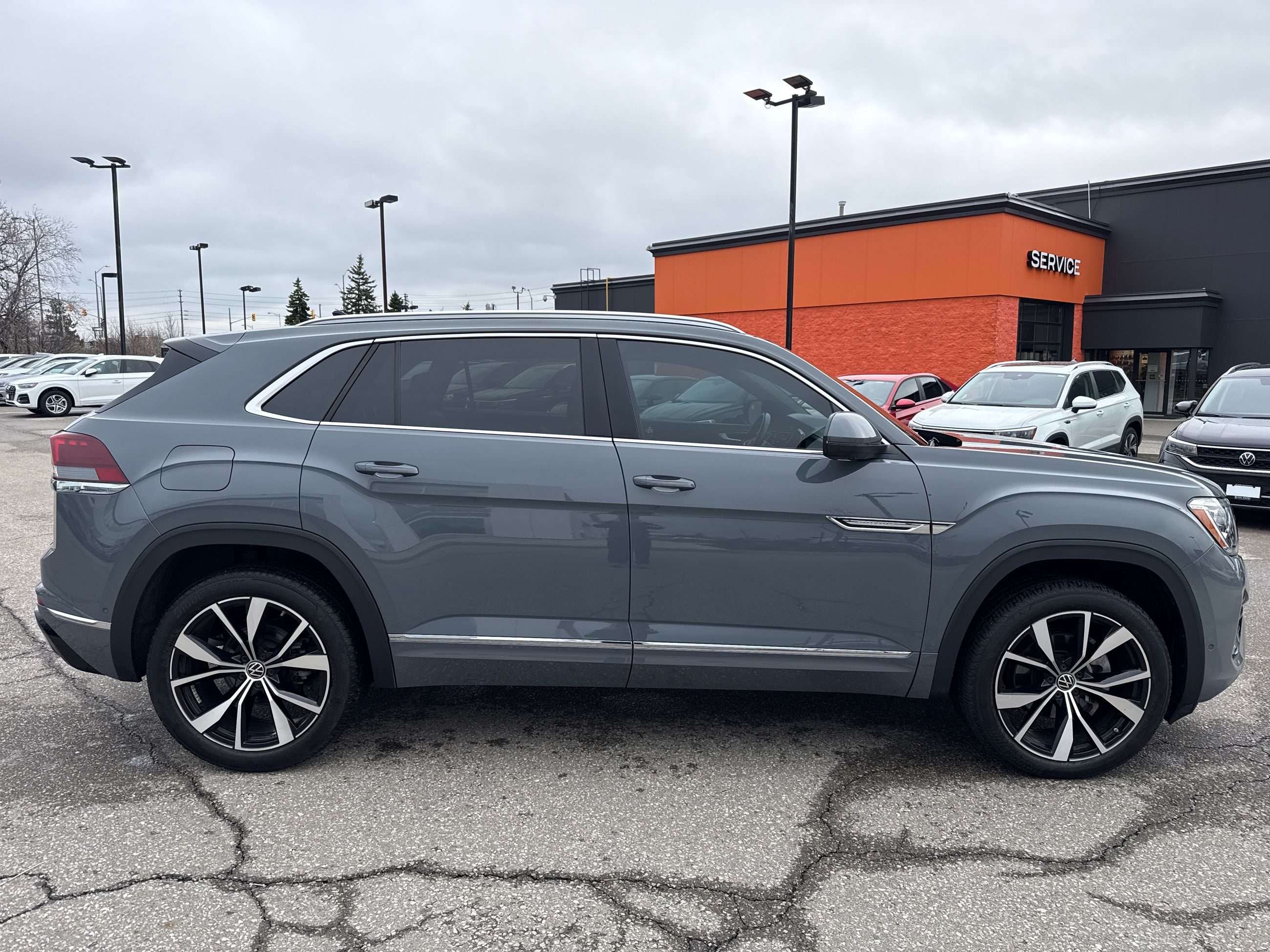 2024 Volkswagen Atlas Cross Sport in Mississauga, Ontario