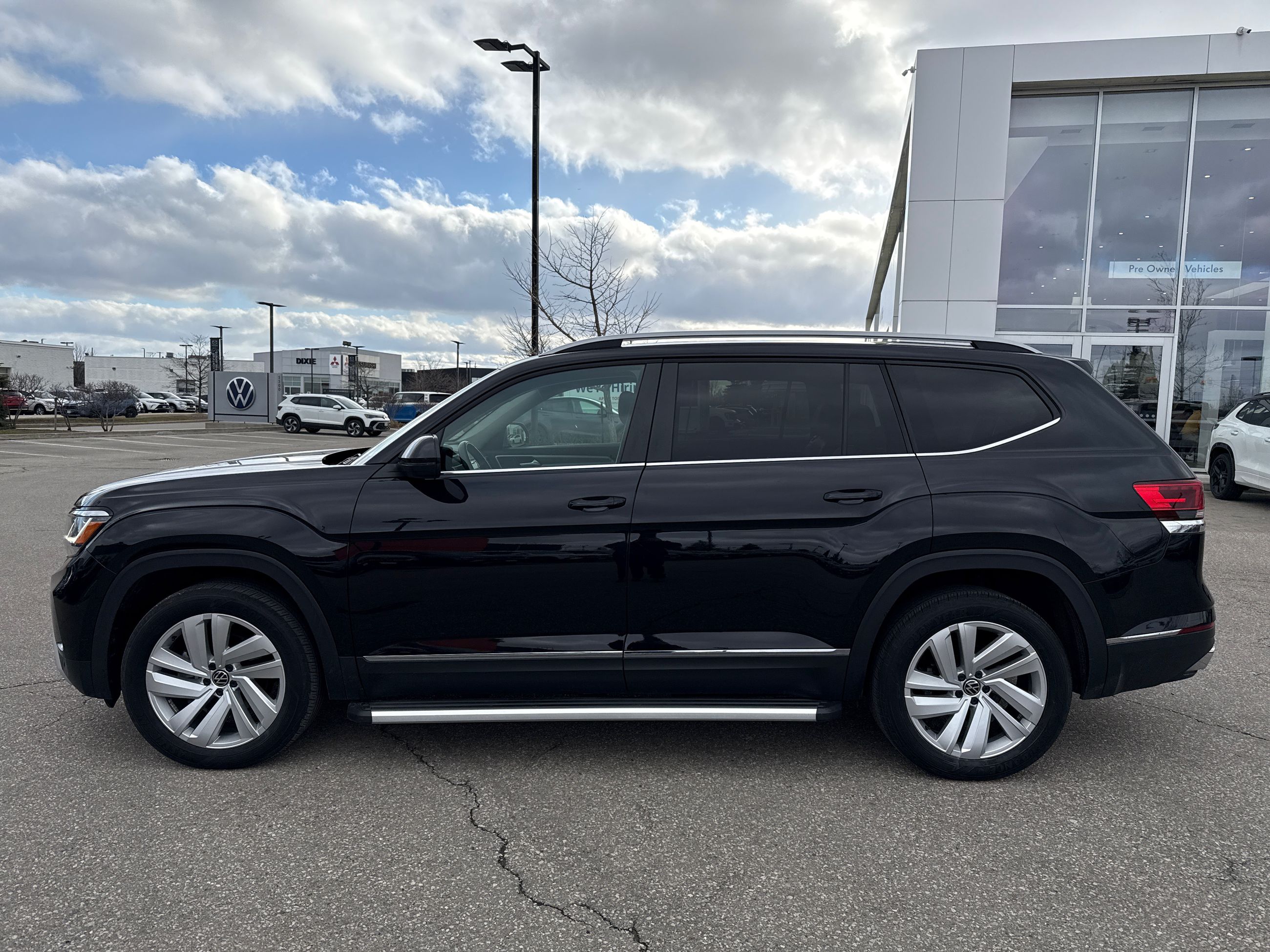 2021 Volkswagen Atlas in Mississauga, Ontario