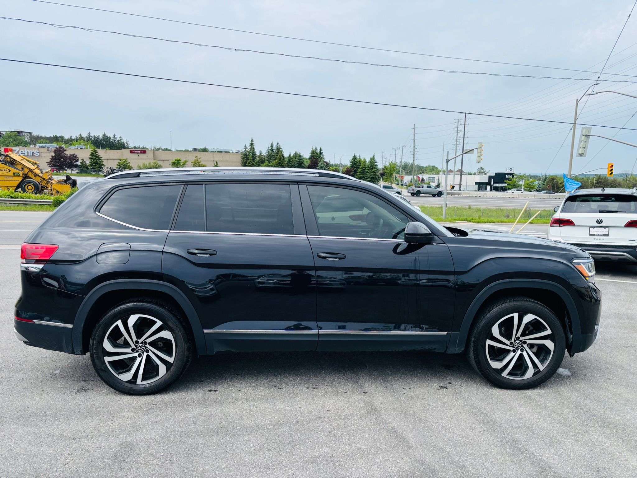 2022 Volkswagen Atlas in Barrie, Ontario