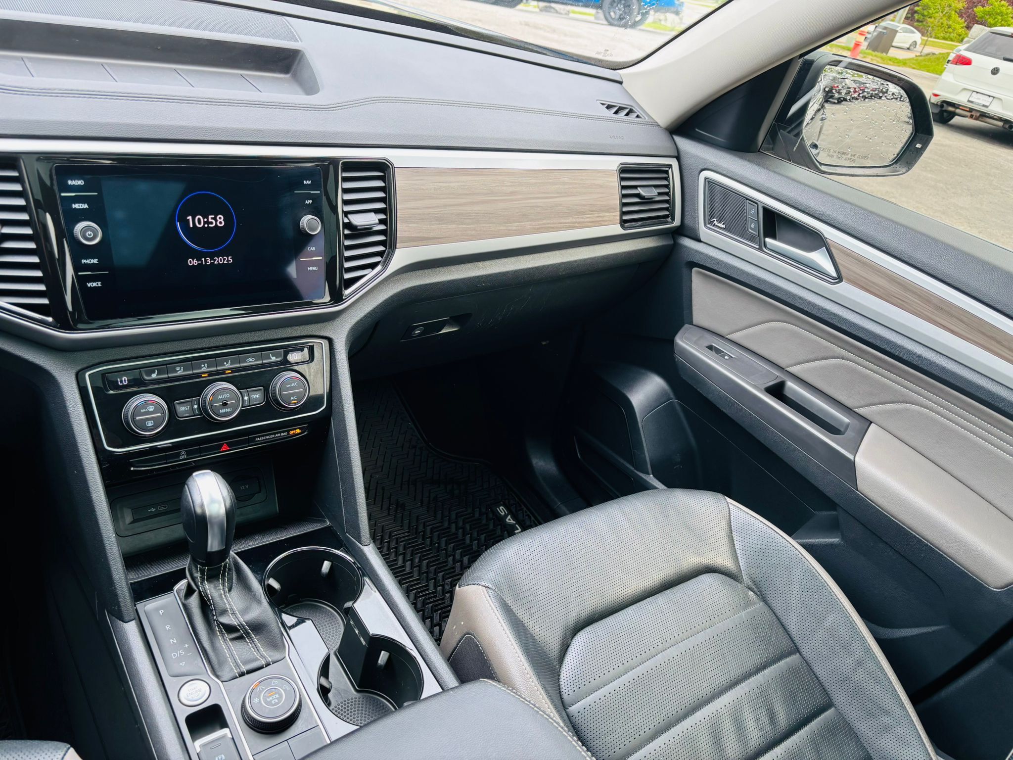 2022 Volkswagen Atlas in Barrie, Ontario
