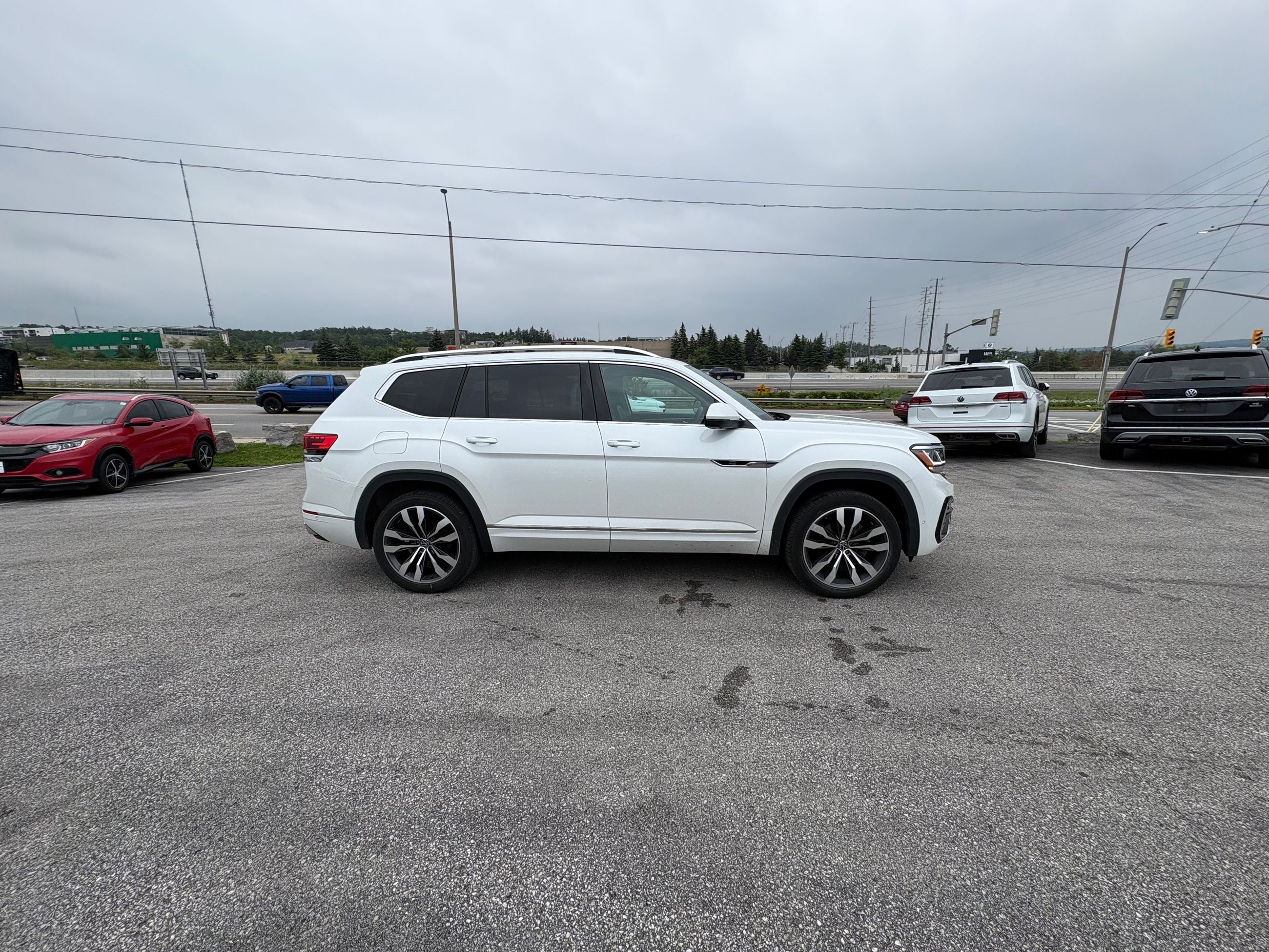2023 Volkswagen Atlas in Barrie, Ontario