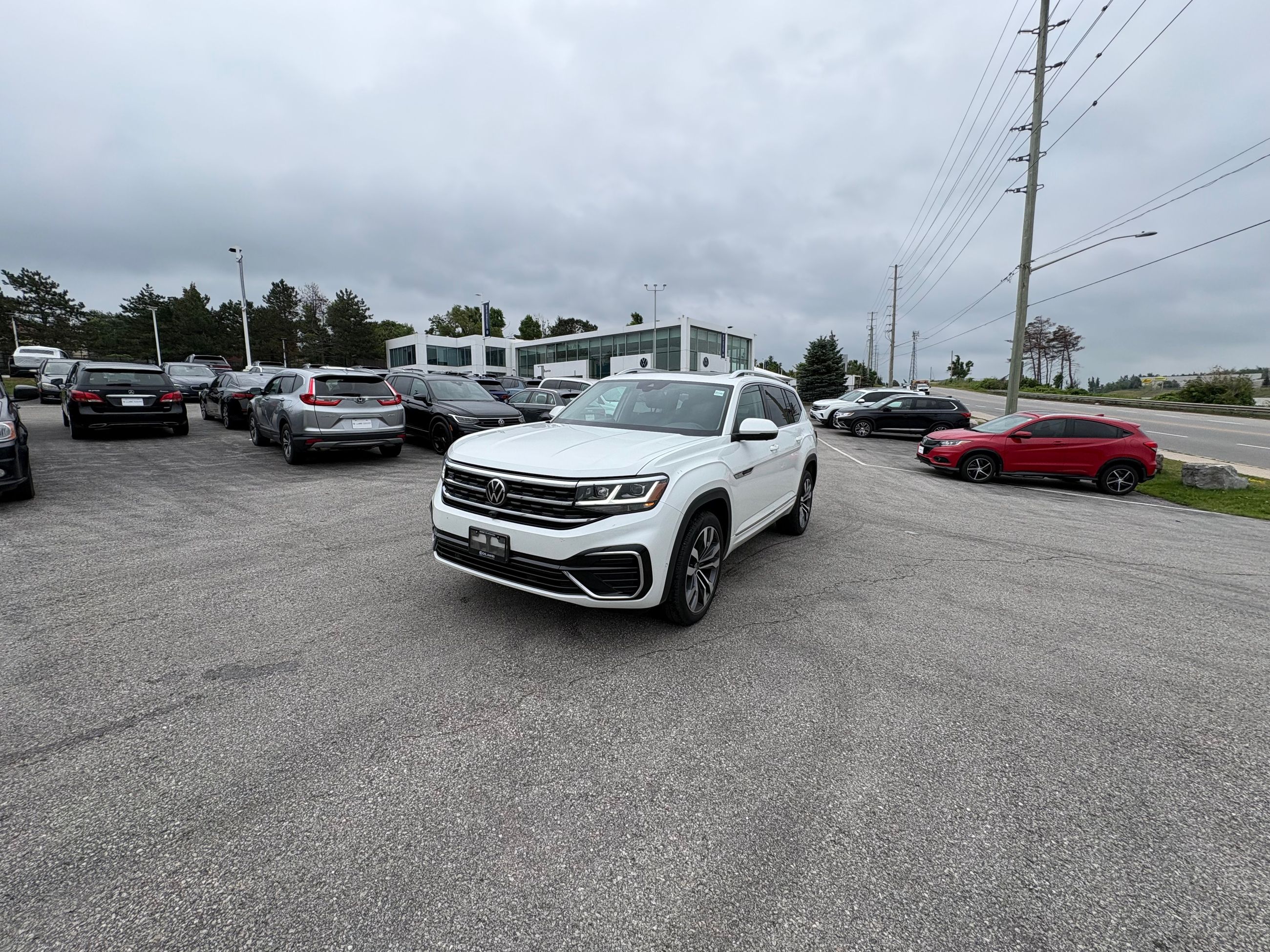 2023 Volkswagen Atlas in Barrie, Ontario