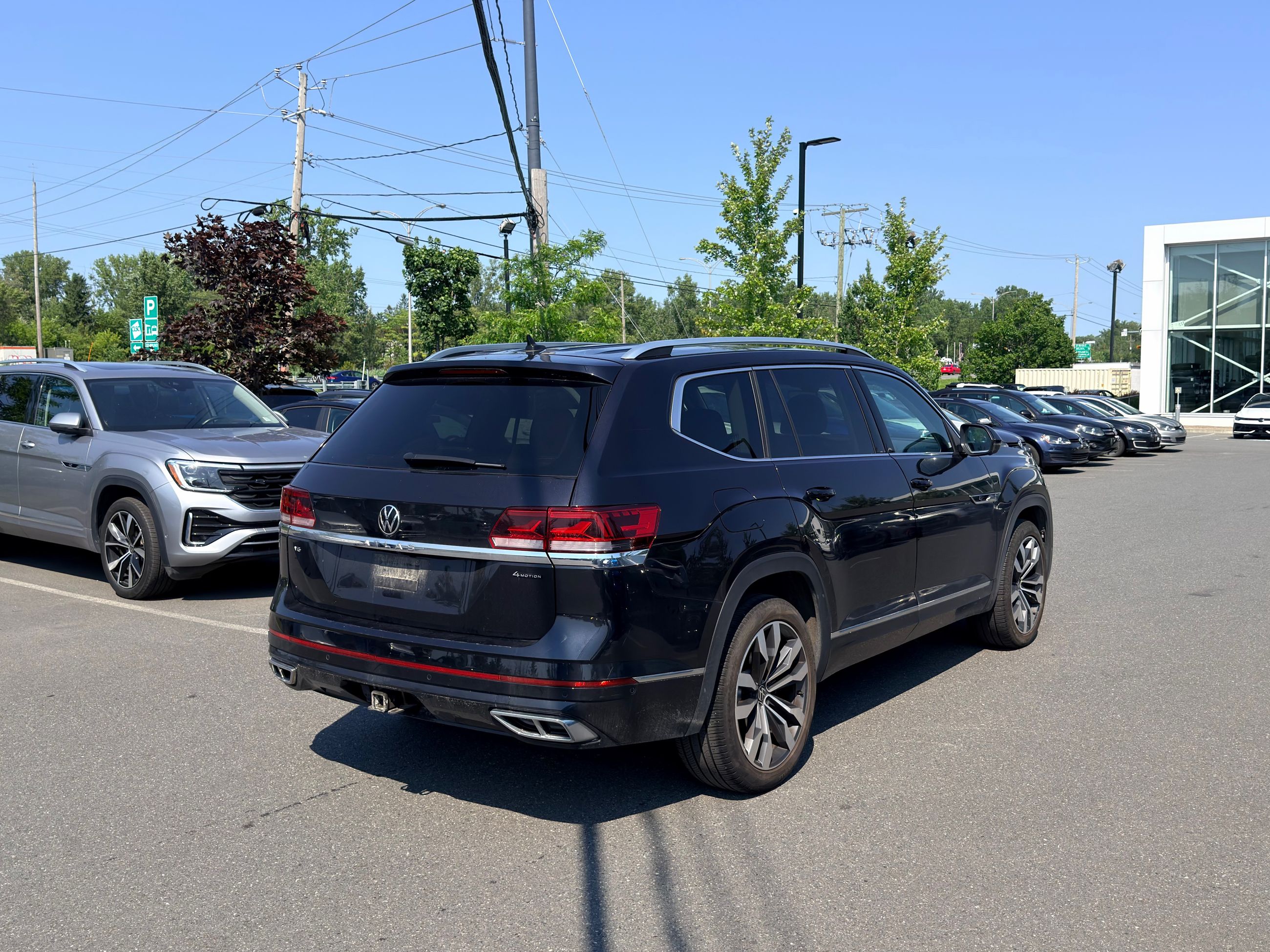 2023 Volkswagen Atlas in Saint-Bruno-de-Montarville, Quebec
