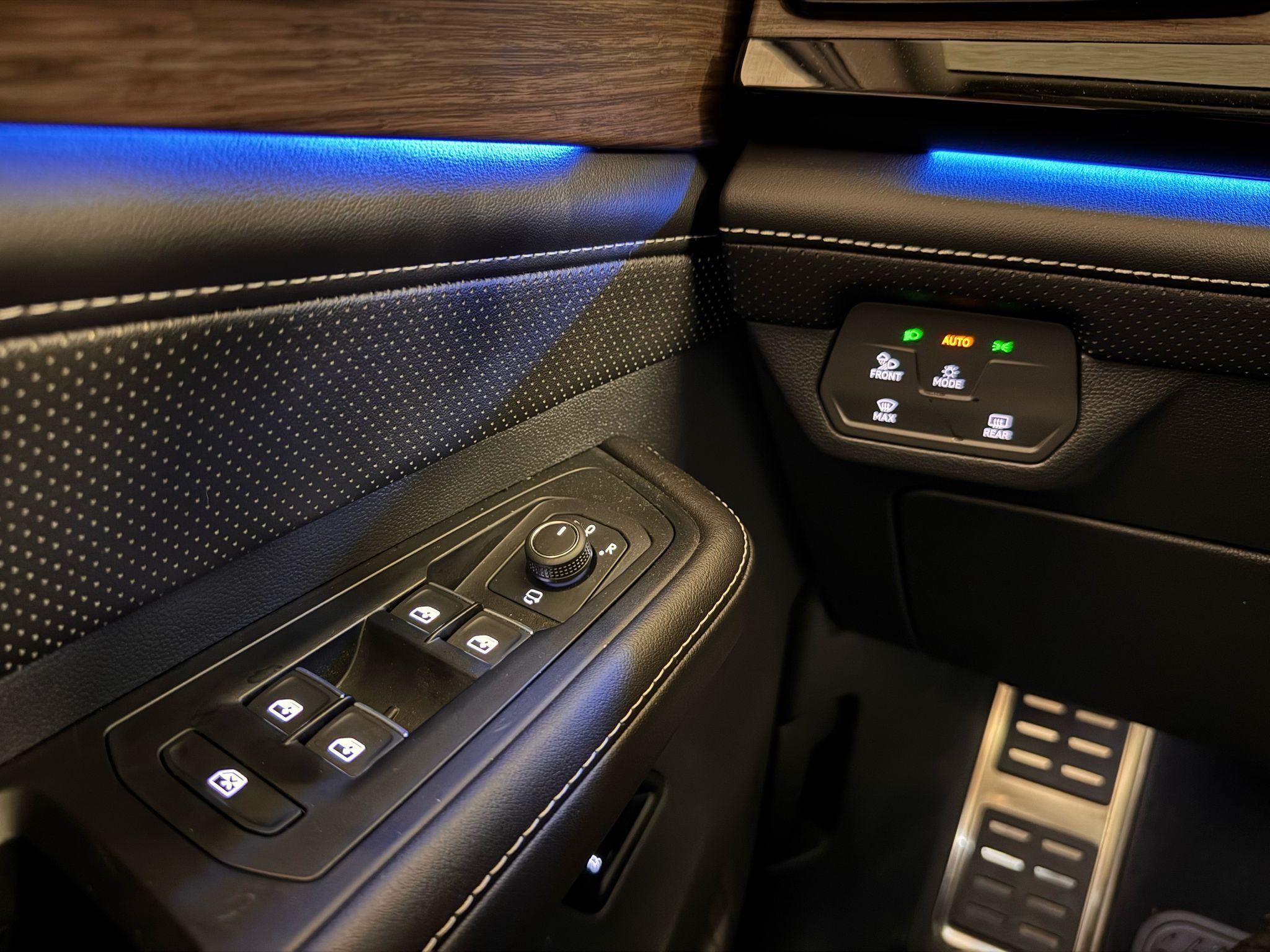 2024 Volkswagen Atlas in Vancouver, British Columbia