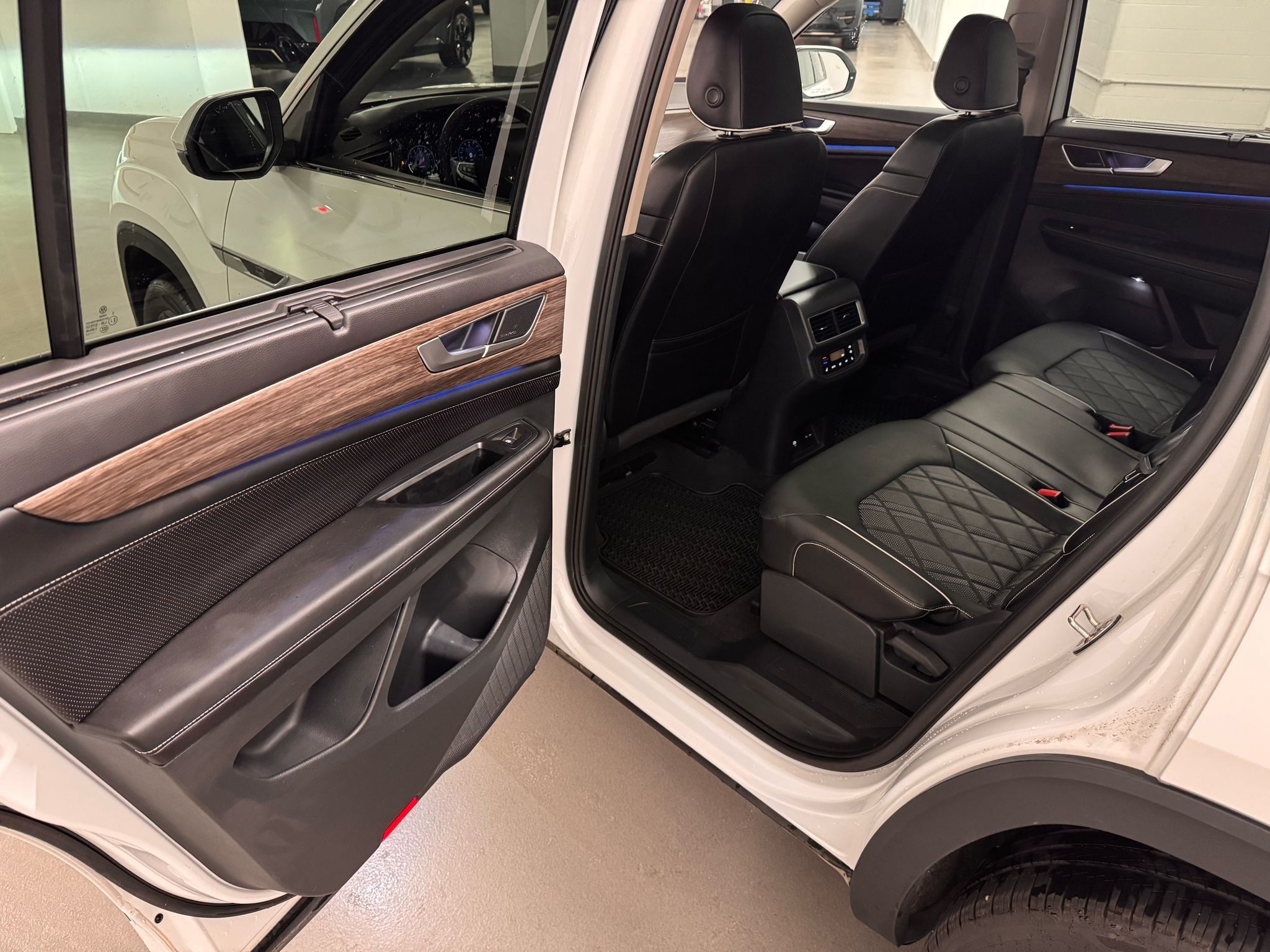 2024 Volkswagen Atlas in Vancouver, British Columbia