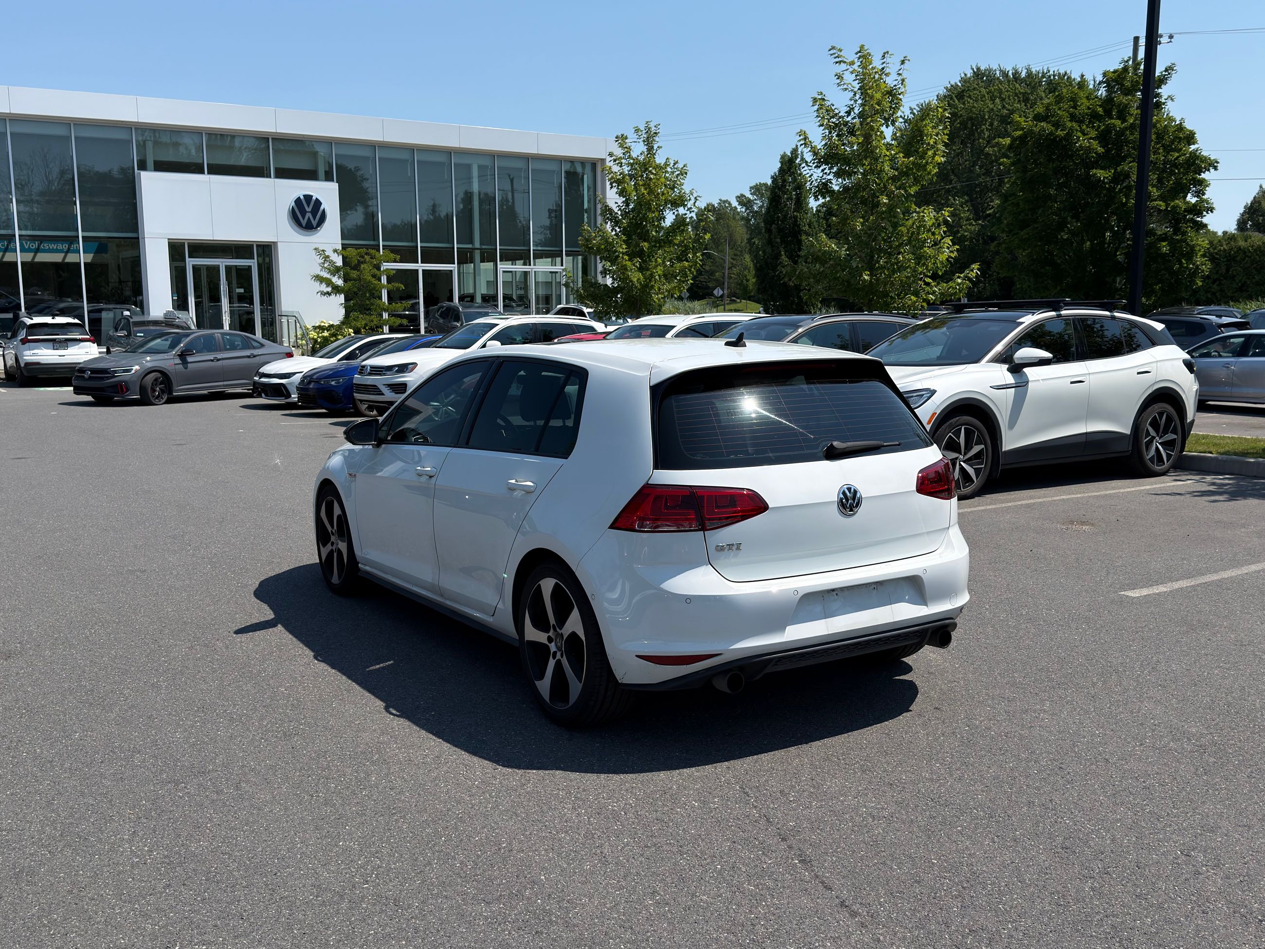 2017 Volkswagen Golf GTI in Saint-Bruno-de-Montarville, Quebec