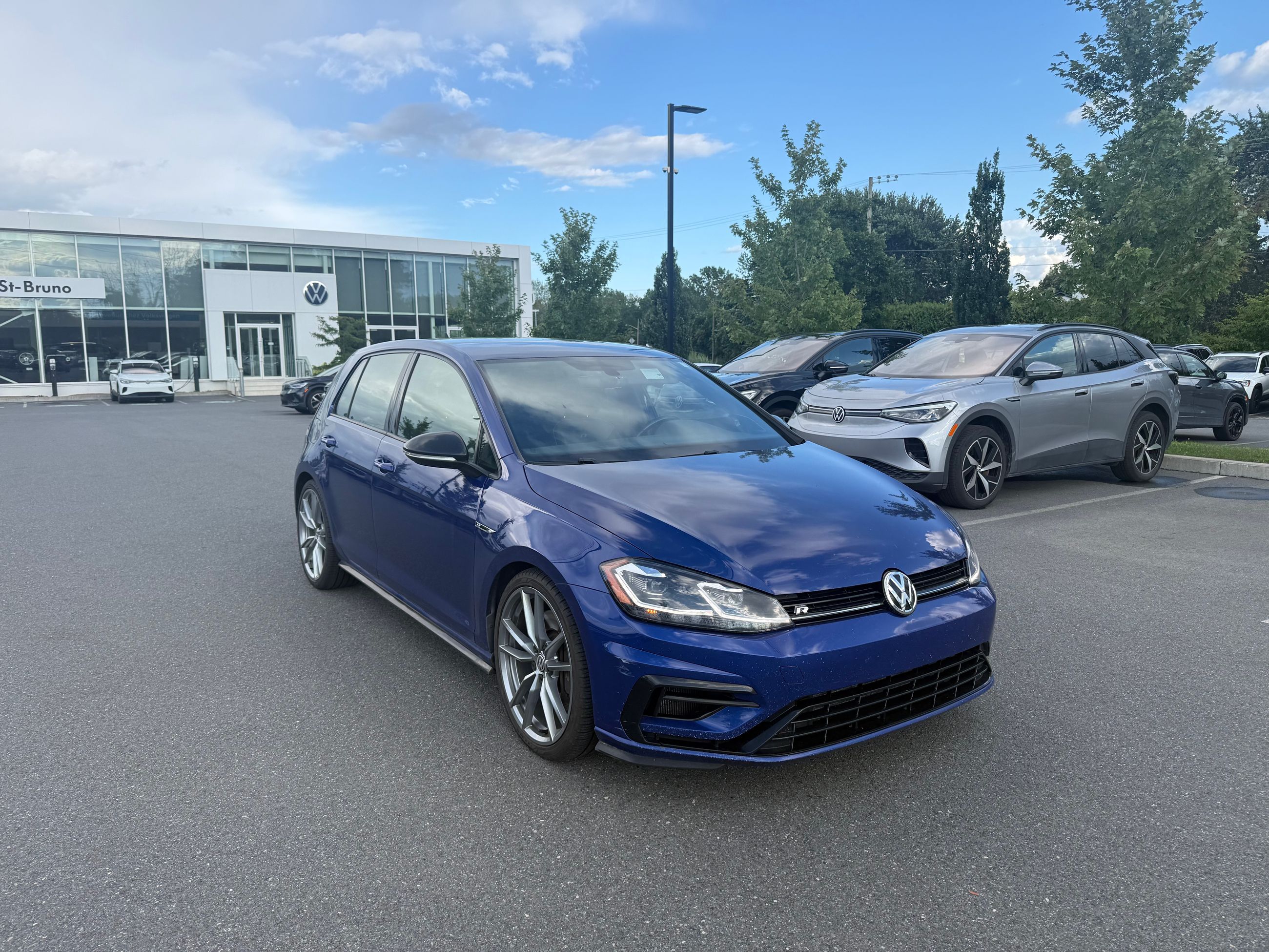 2018 Volkswagen Golf R in Saint-Bruno-de-Montarville, Quebec