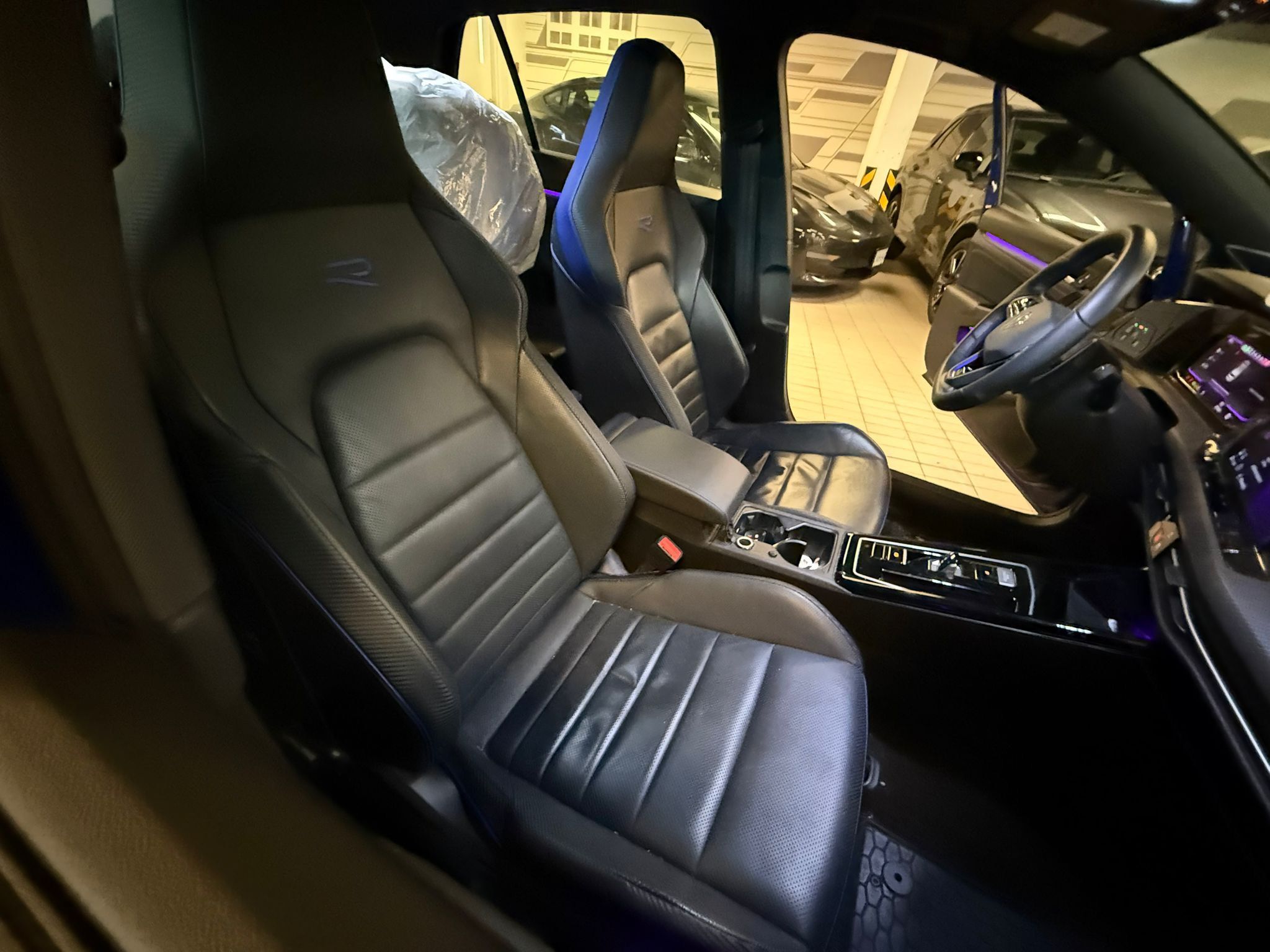 Volkswagen Golf R  2024 à Vancouver, Colombie-Britannique