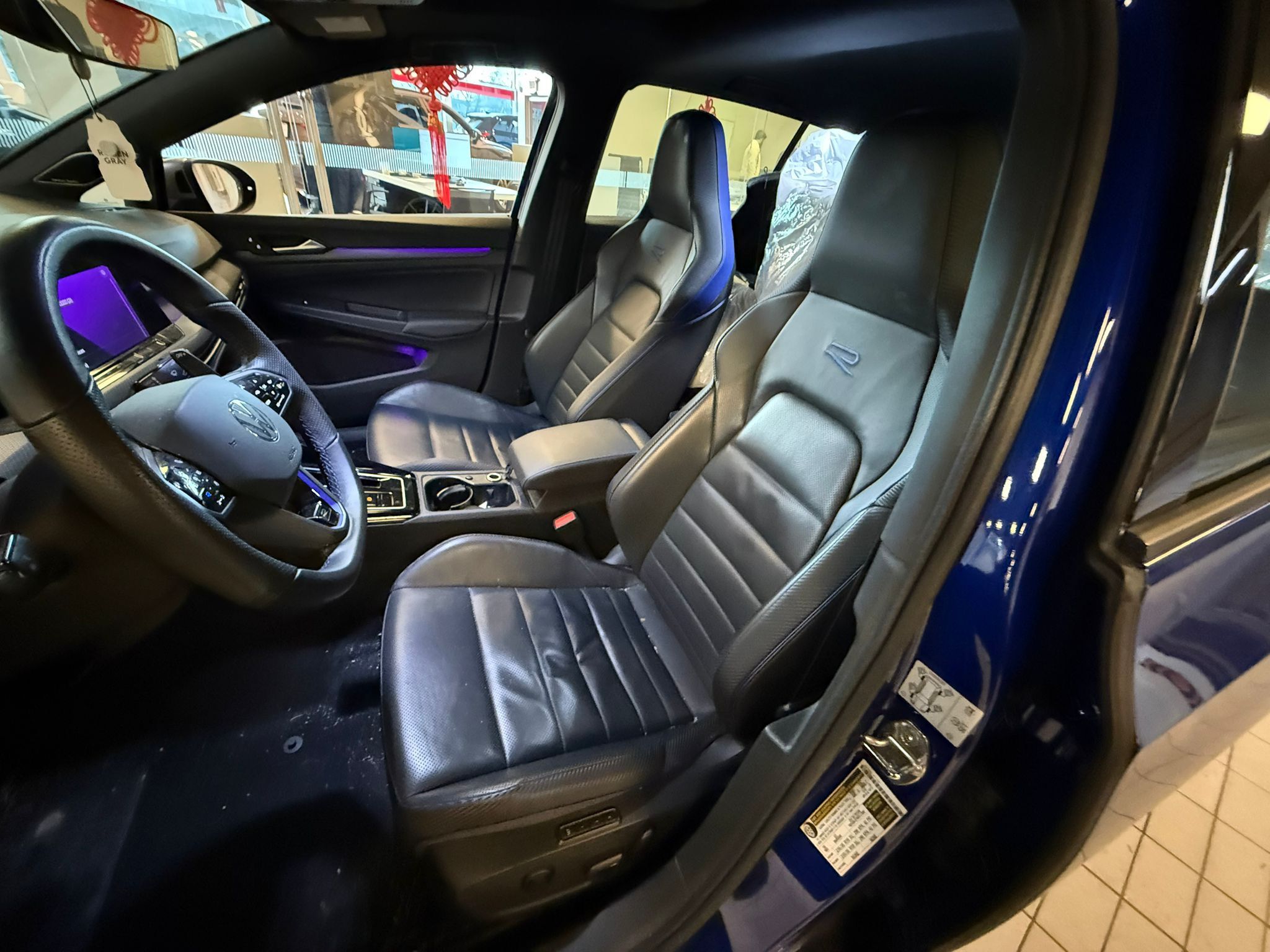 Volkswagen Golf R  2024 à Vancouver, Colombie-Britannique