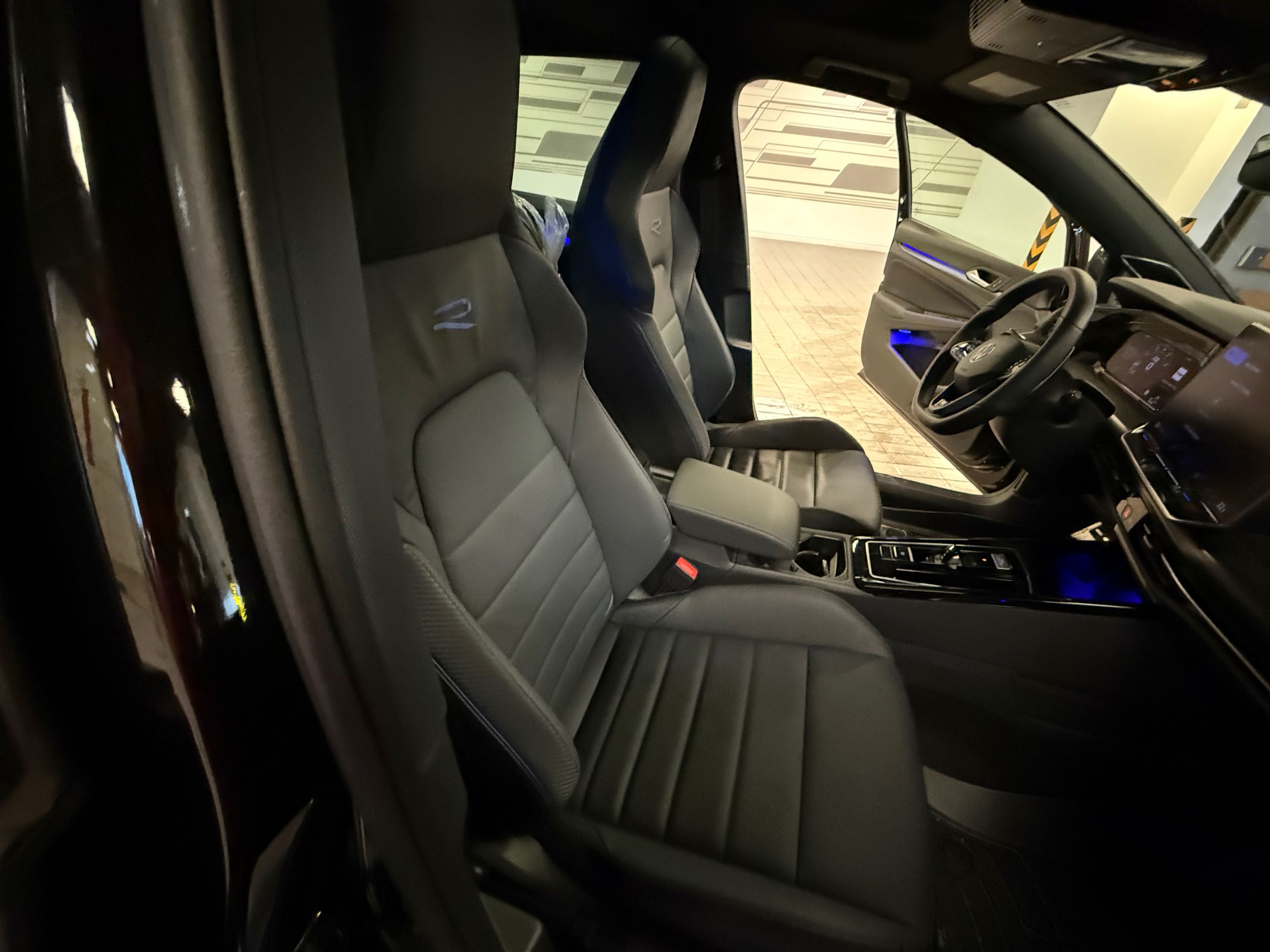 Volkswagen Golf R  2025 à Vancouver, Colombie-Britannique