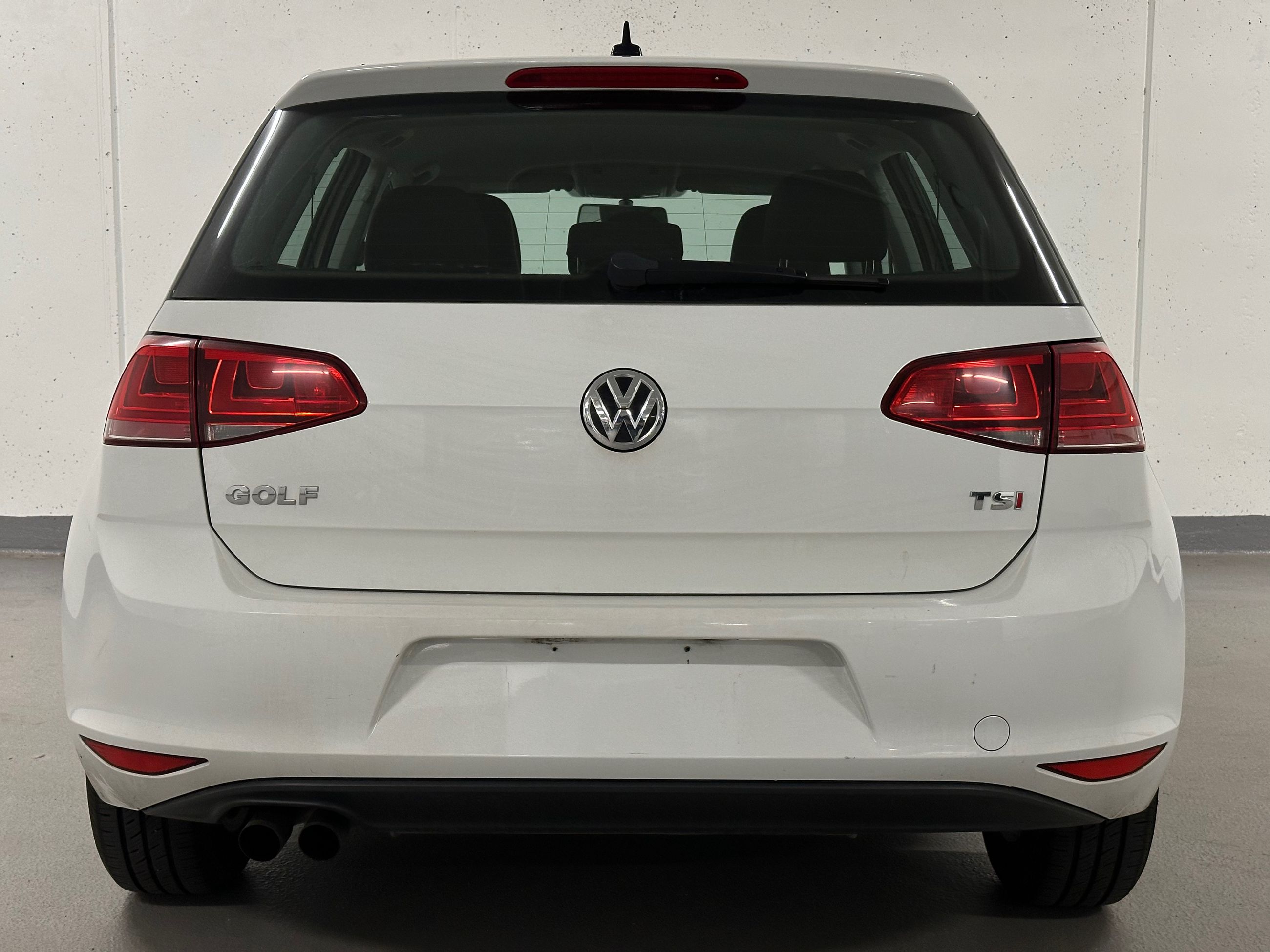 Volkswagen Golf  2016 à Vancouver, Colombie-Britannique