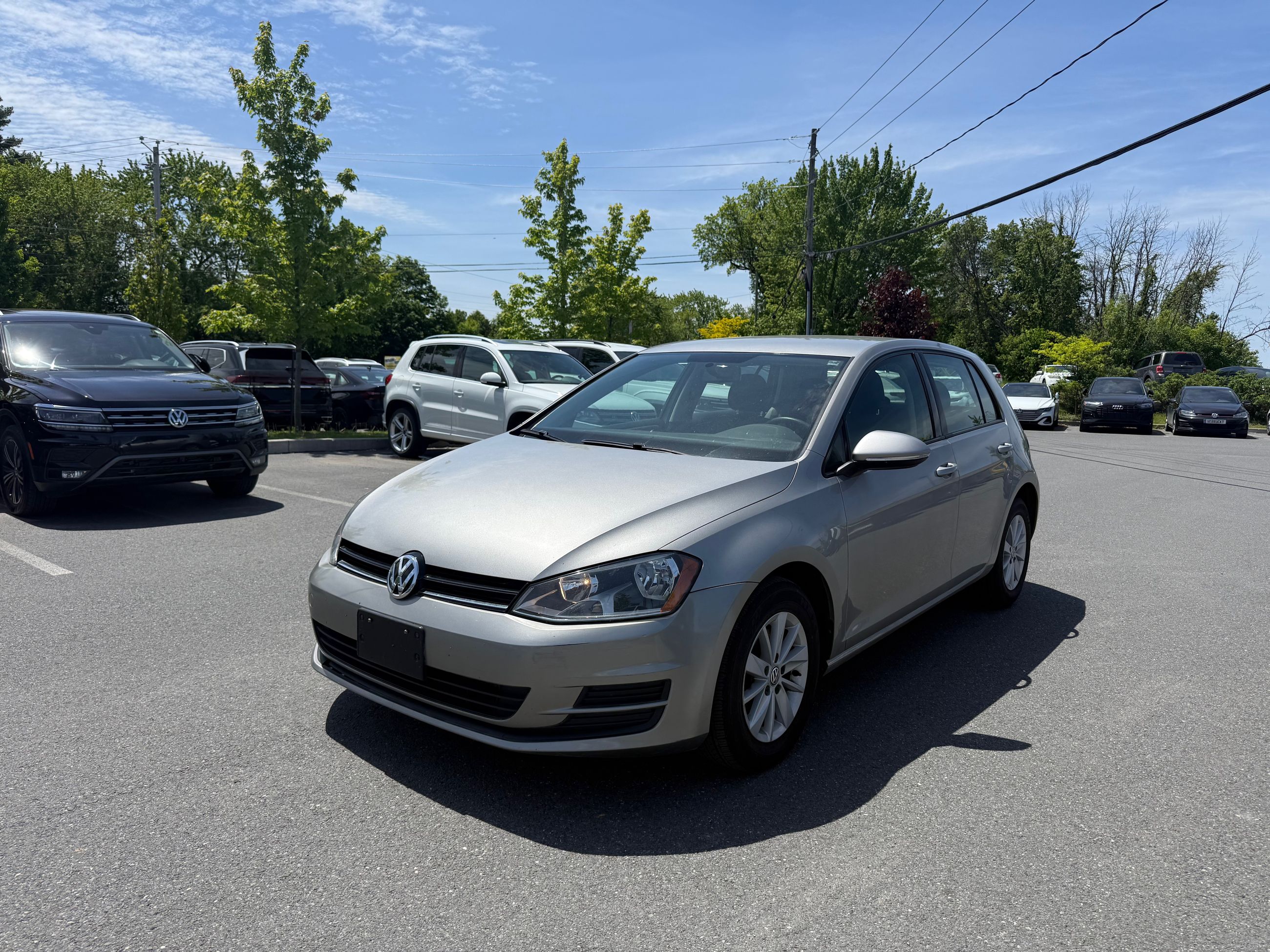 2017 Volkswagen Golf in Saint-Bruno-de-Montarville, Quebec