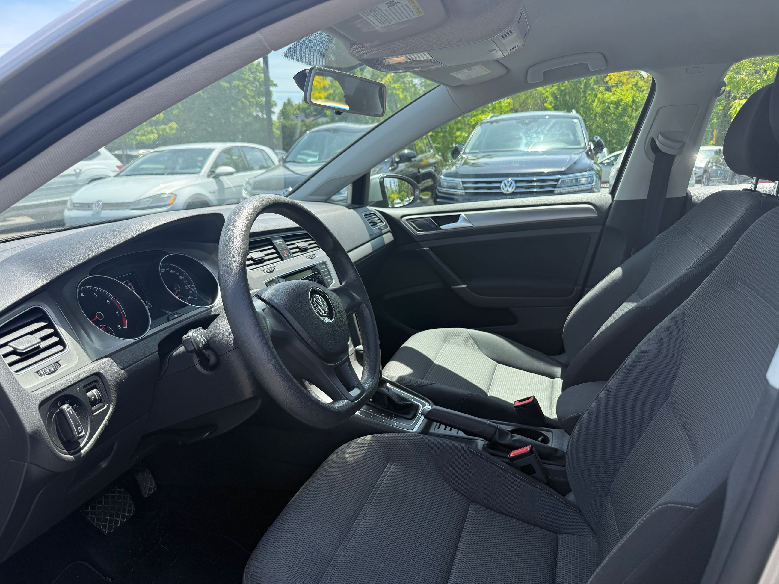 2017 Volkswagen Golf in Saint-Bruno-de-Montarville, Quebec