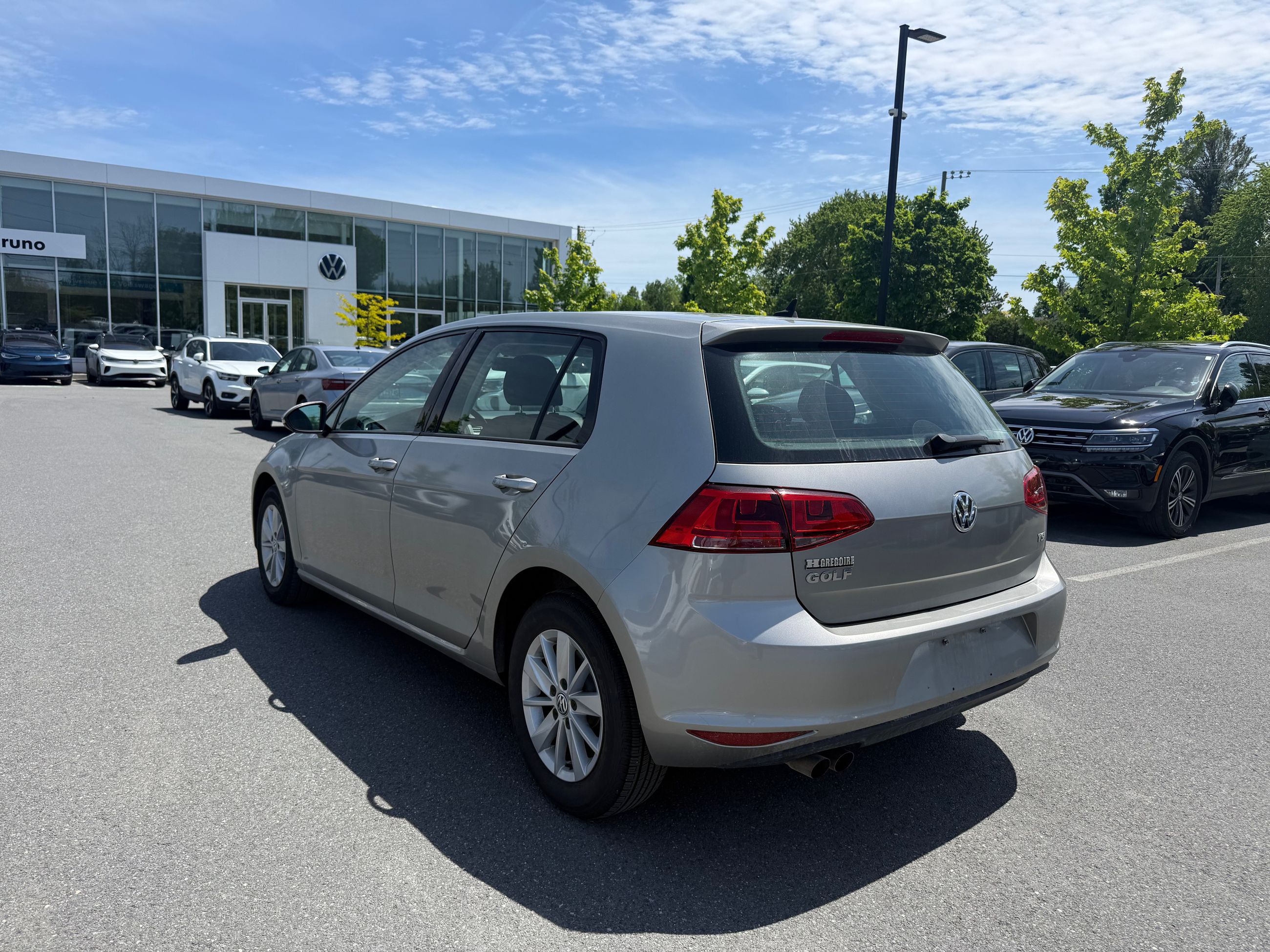 2017 Volkswagen Golf in Saint-Bruno-de-Montarville, Quebec