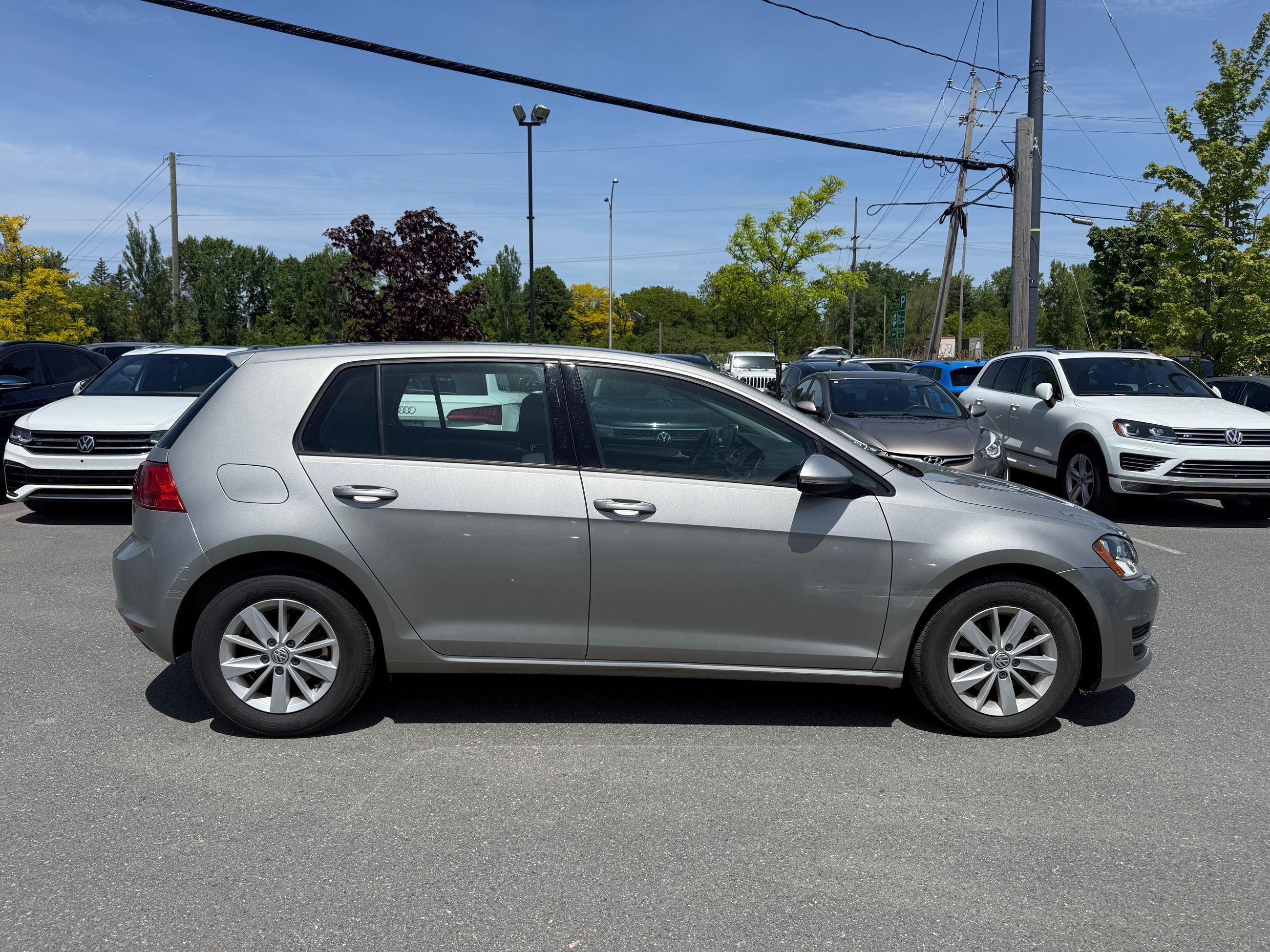 2017 Volkswagen Golf in Saint-Bruno-de-Montarville, Quebec