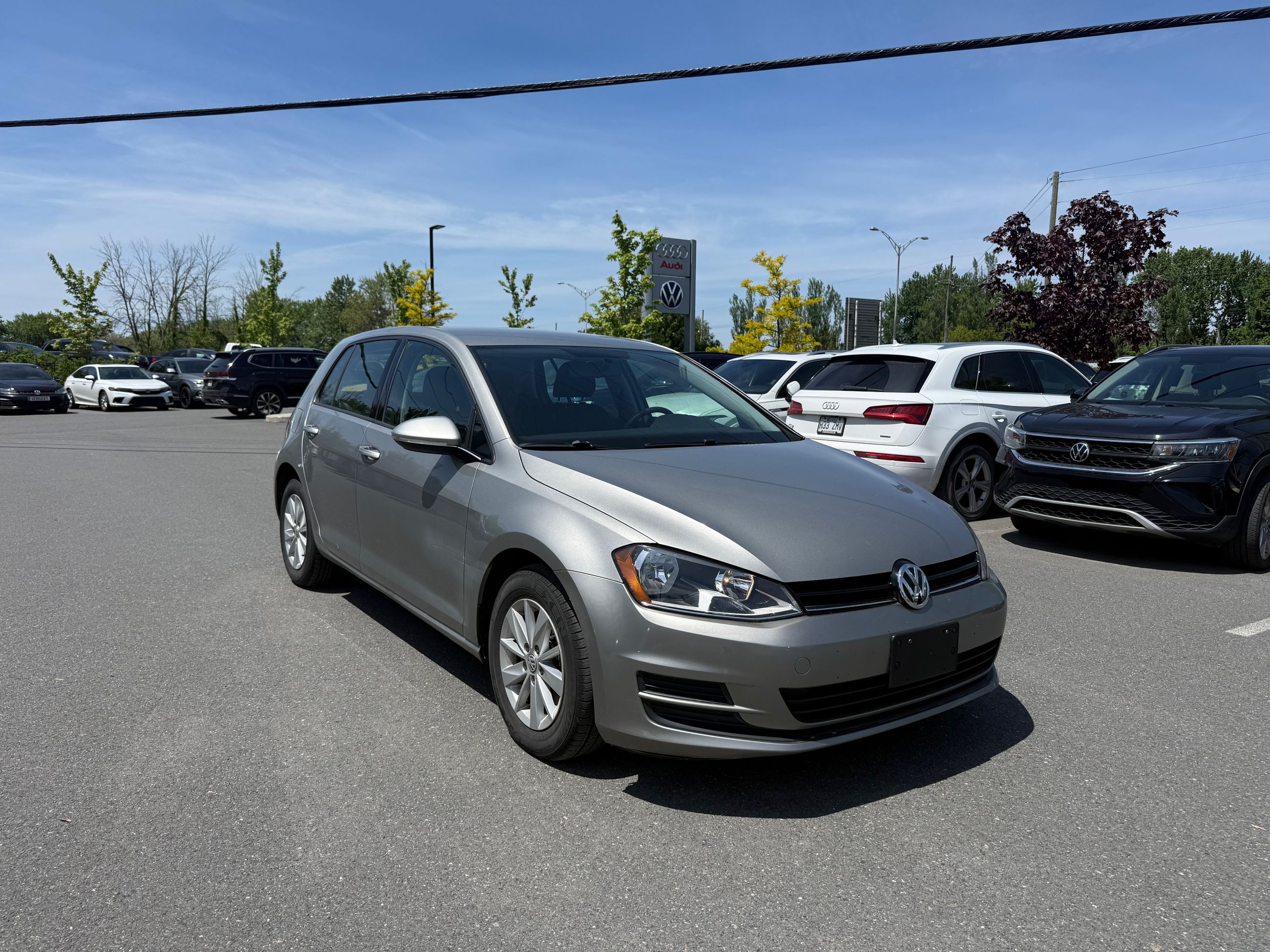 2017 Volkswagen Golf in Saint-Bruno-de-Montarville, Quebec