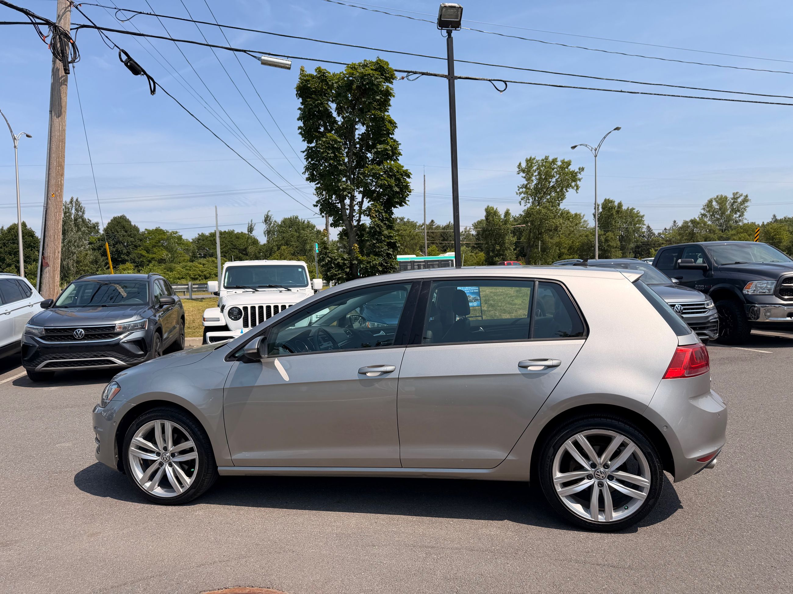2017 Volkswagen Golf in Saint-Bruno-de-Montarville, Quebec