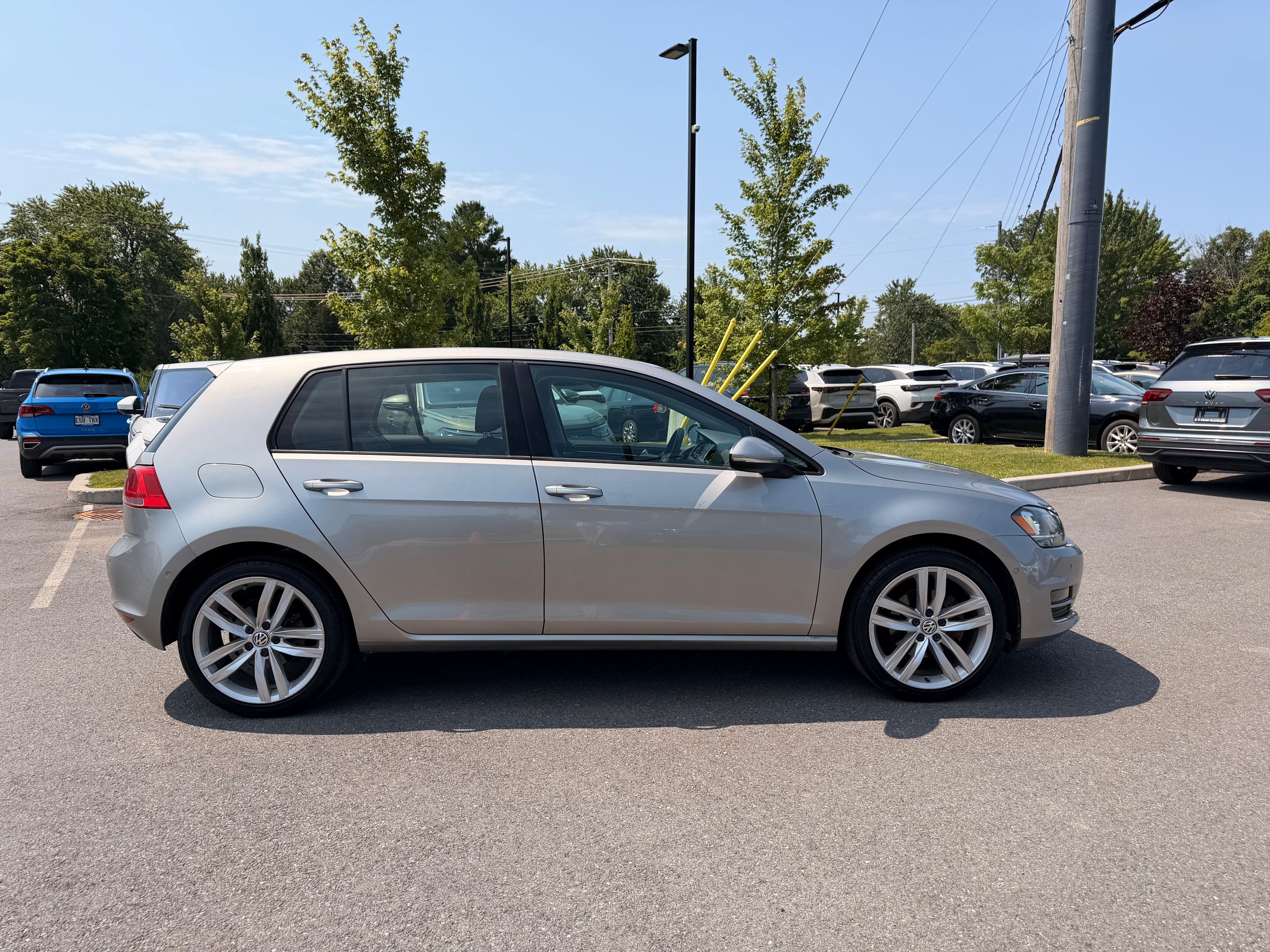 2017 Volkswagen Golf in Saint-Bruno-de-Montarville, Quebec
