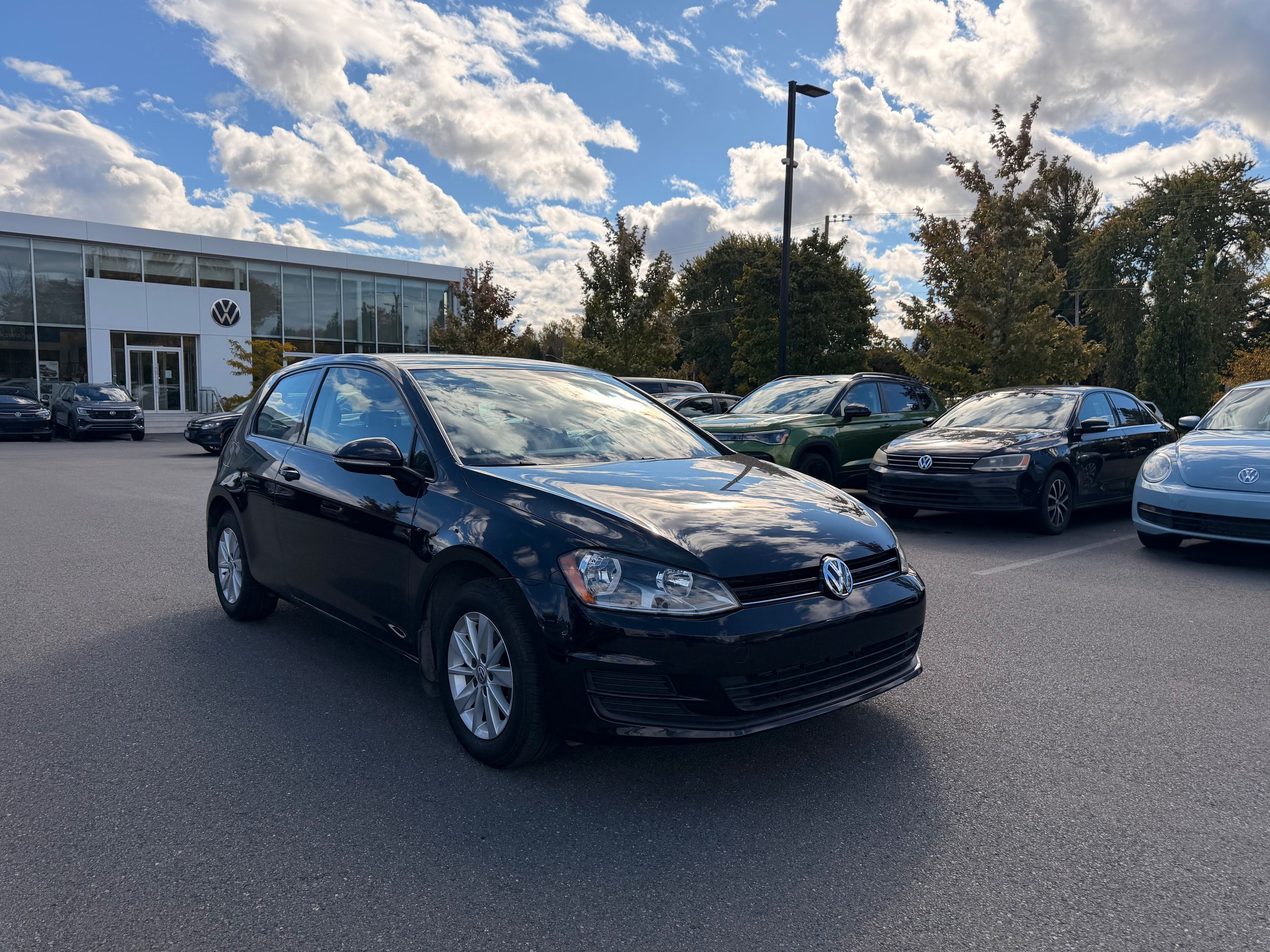 Photo Volkswagen Golf Trendline | Bluetooth | A/C | Caméra de recul 2017 #4