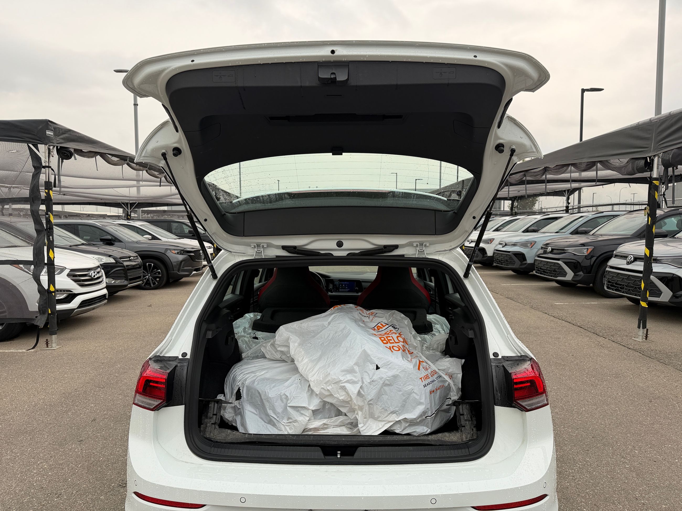 2023 Volkswagen GTI 2.0 T 6Sp