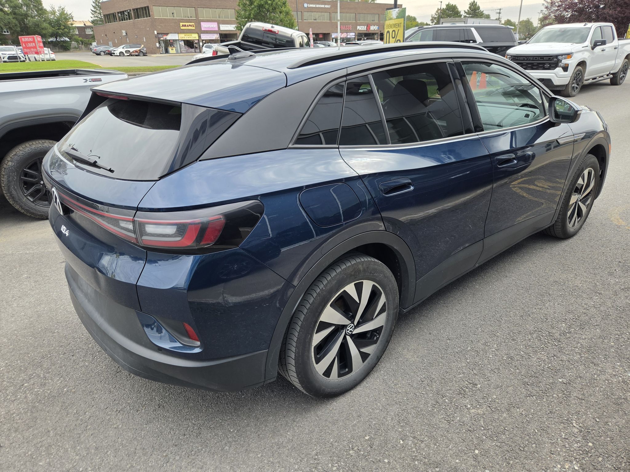 Volkswagen ID.4  2023 à Dollard-des-Ormeaux, Québec