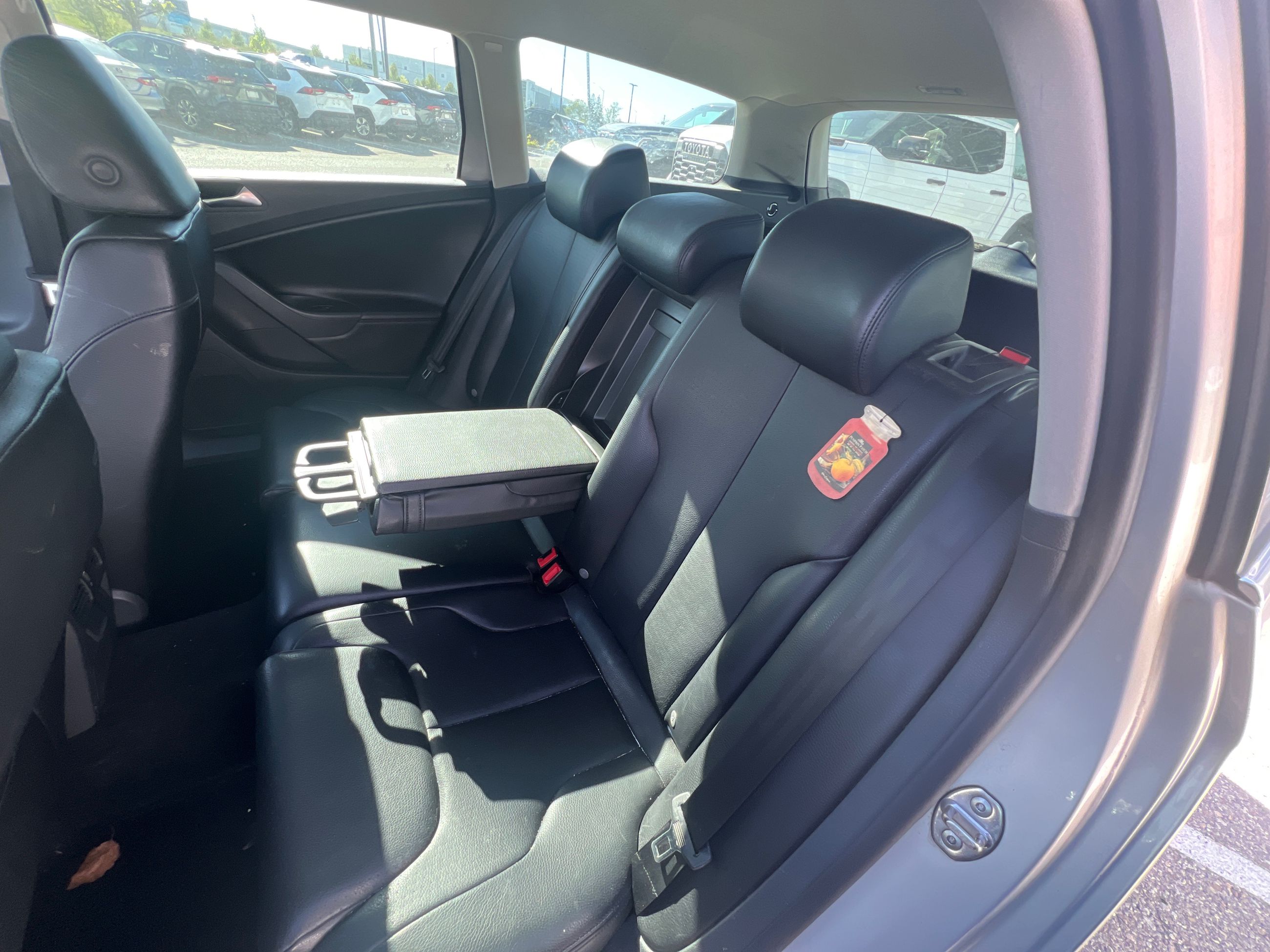 2010 Volkswagen Passat Wagon in Bolton, Ontario