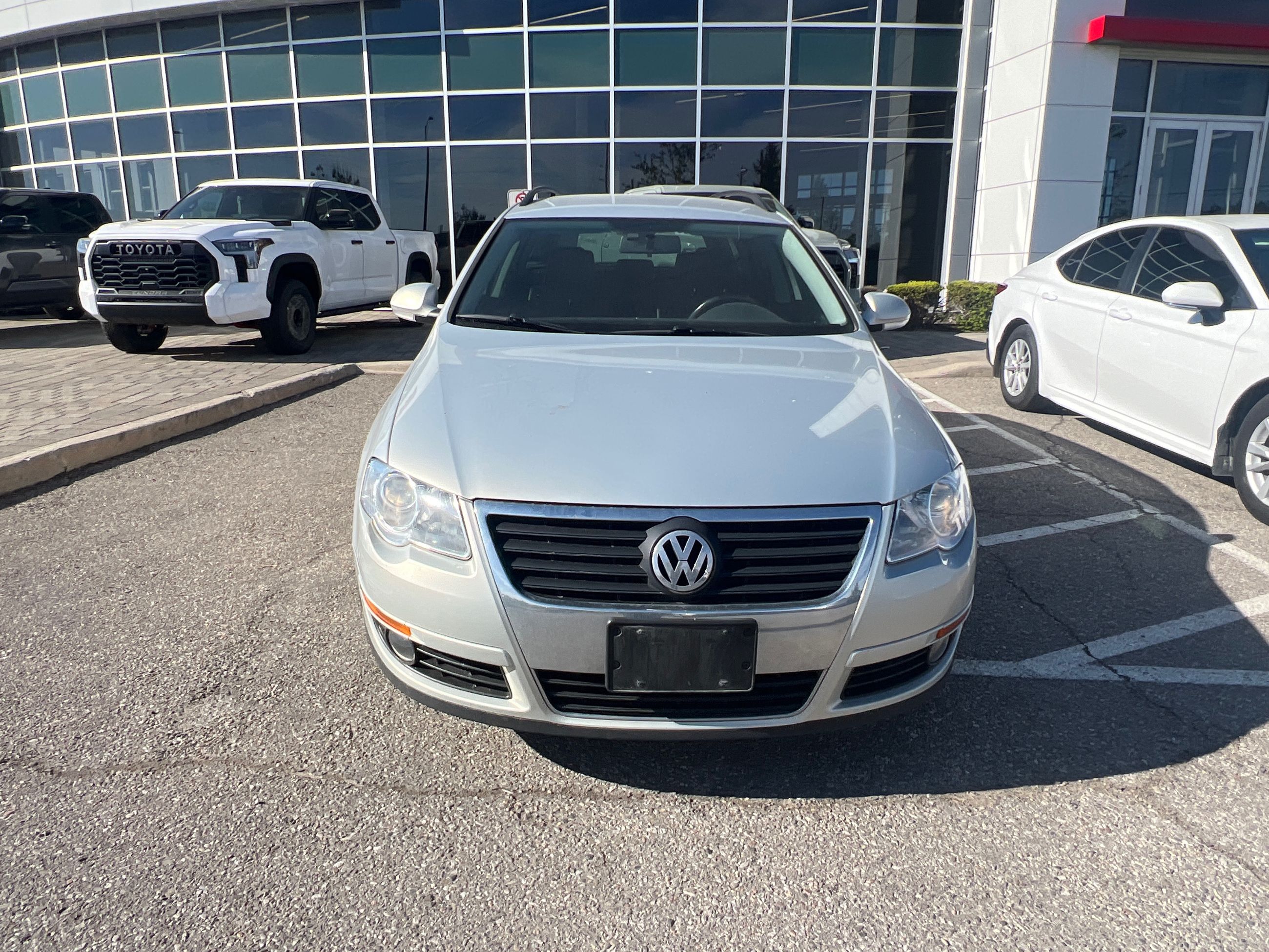 2010 Volkswagen Passat Wagon in Bolton, Ontario