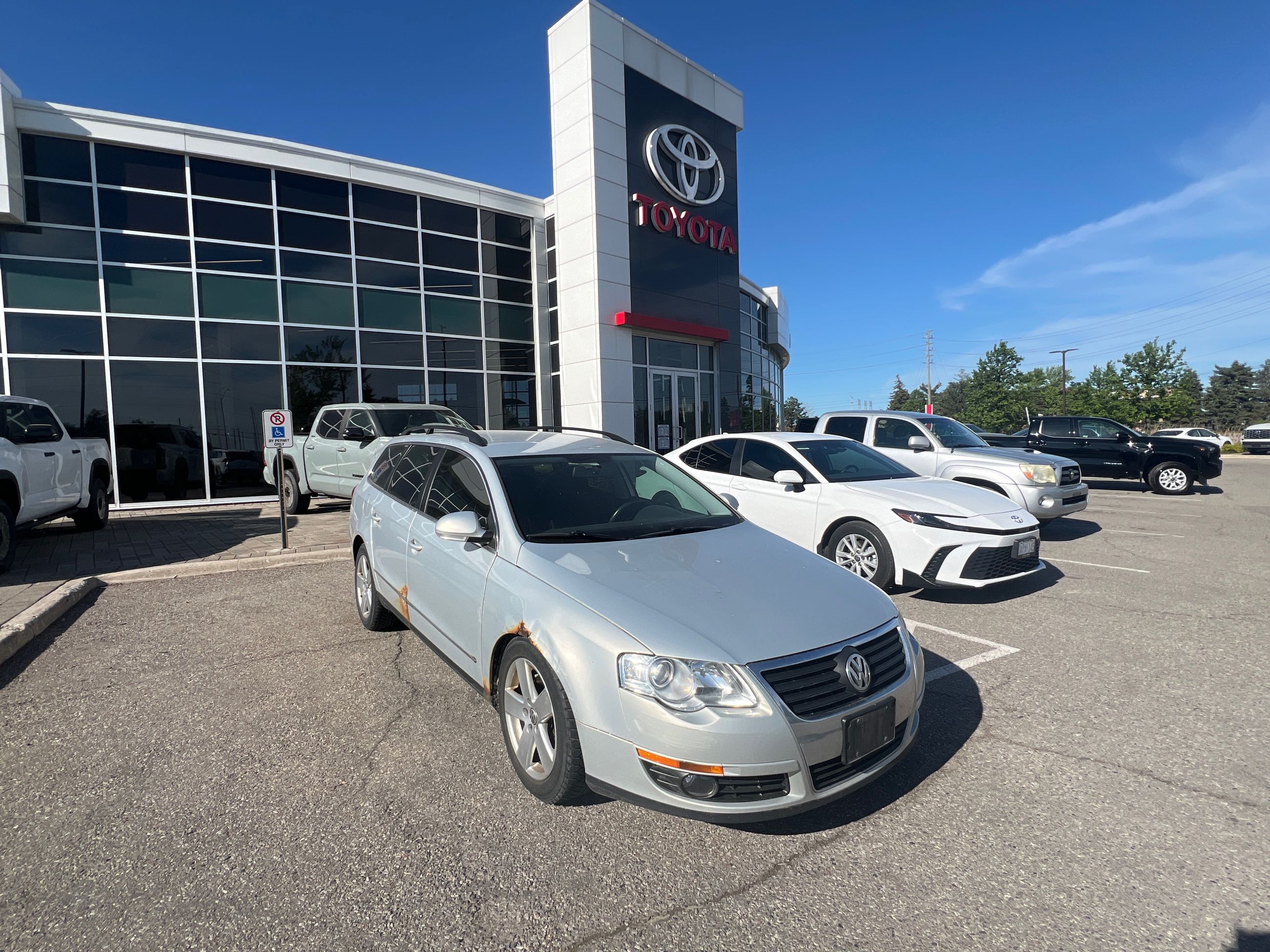 2010 Volkswagen Passat Wagon in Bolton, Ontario