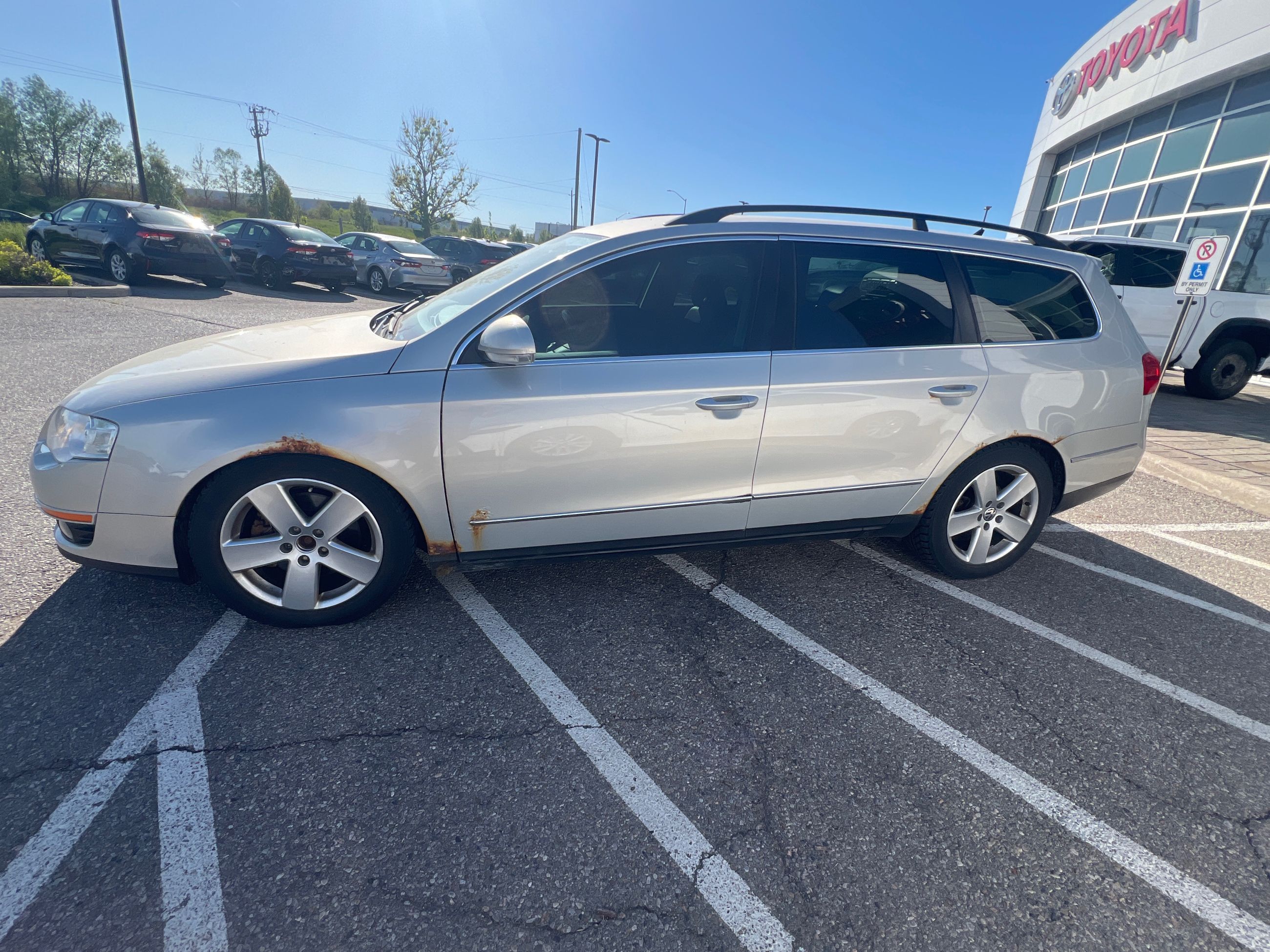 2010 Volkswagen Passat Wagon in Bolton, Ontario
