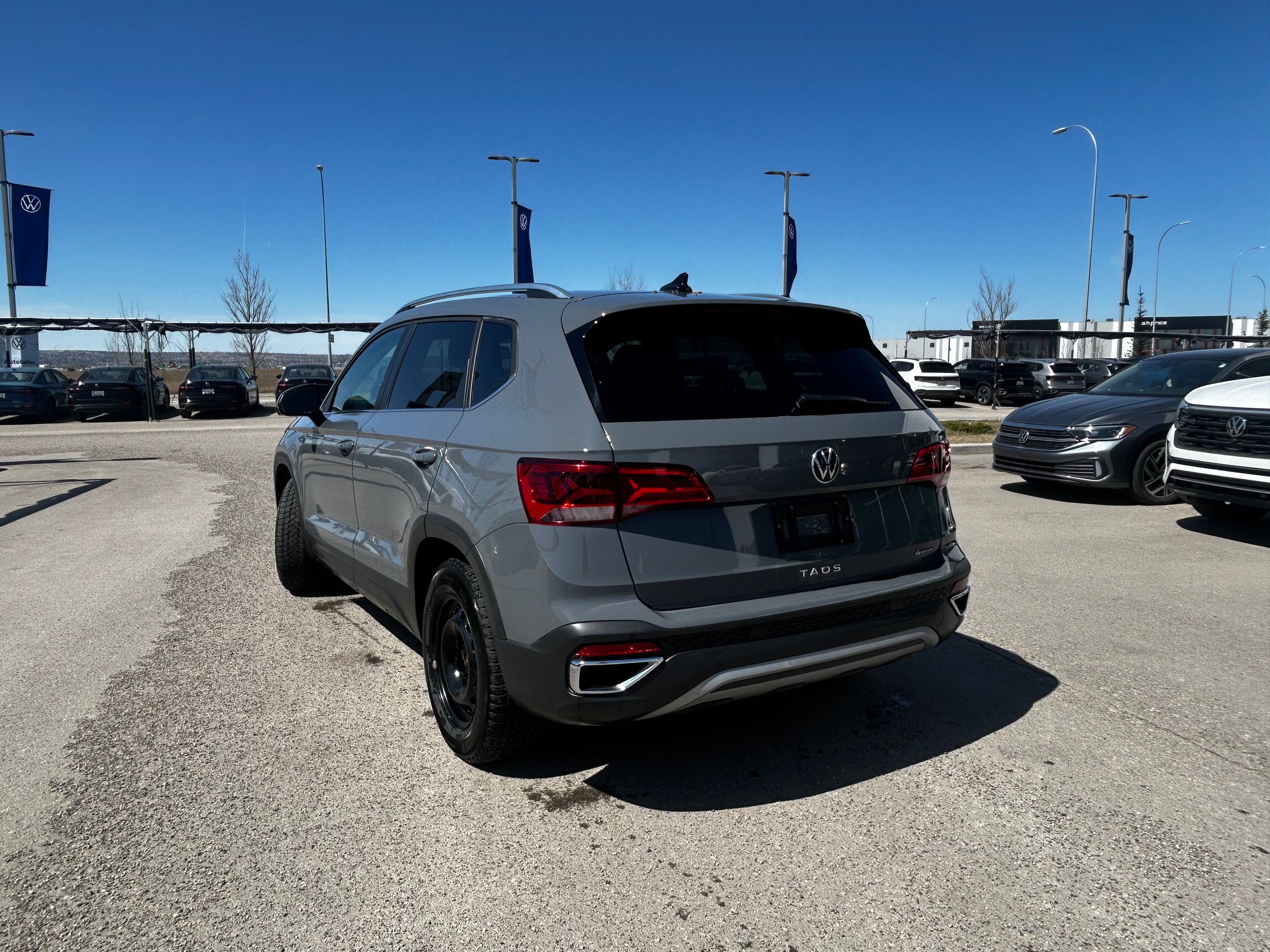 Volkswagen Taos  2022 à Calgary, Alberta