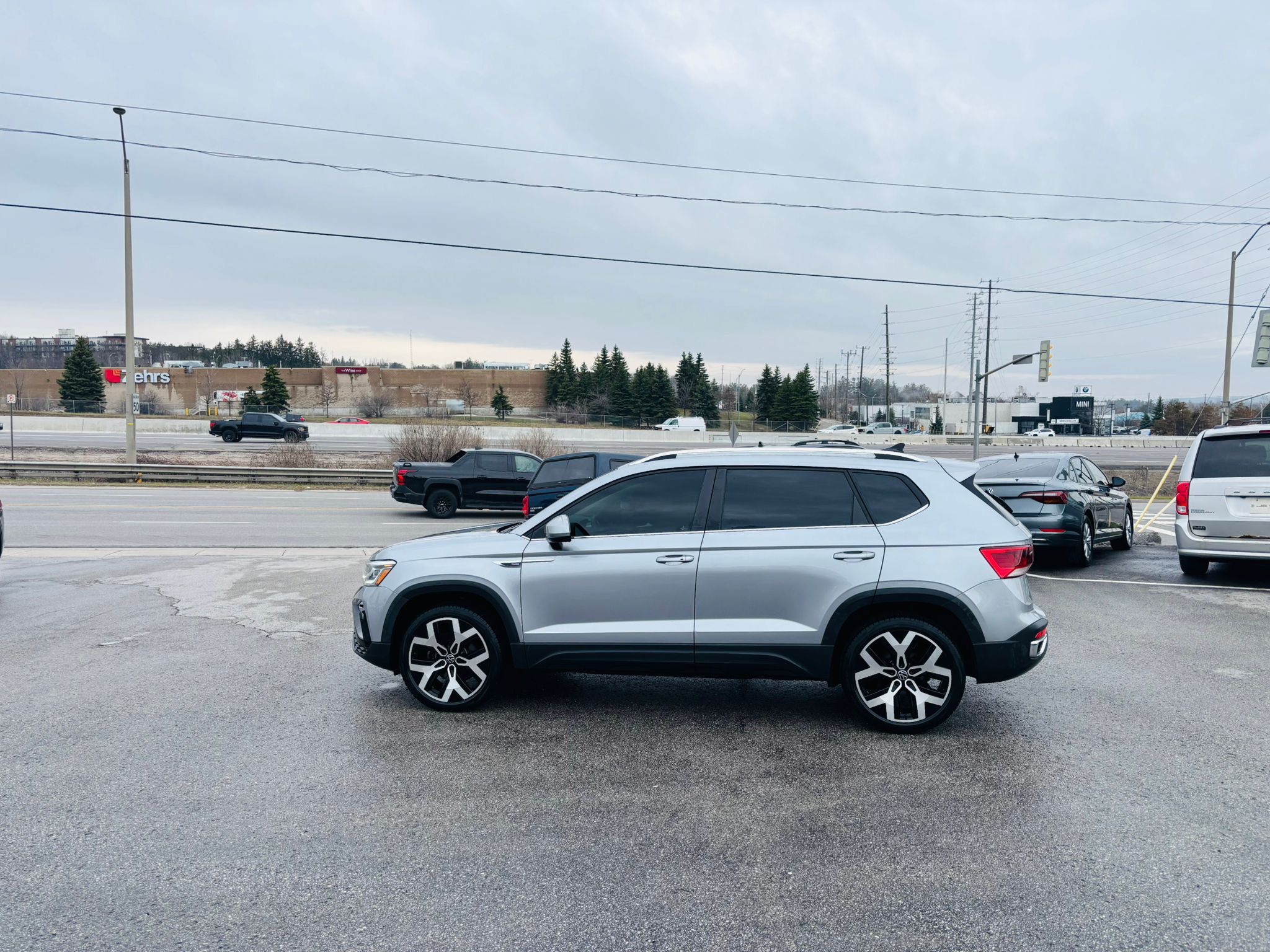 Volkswagen Taos  2022 à Barrie, Ontario