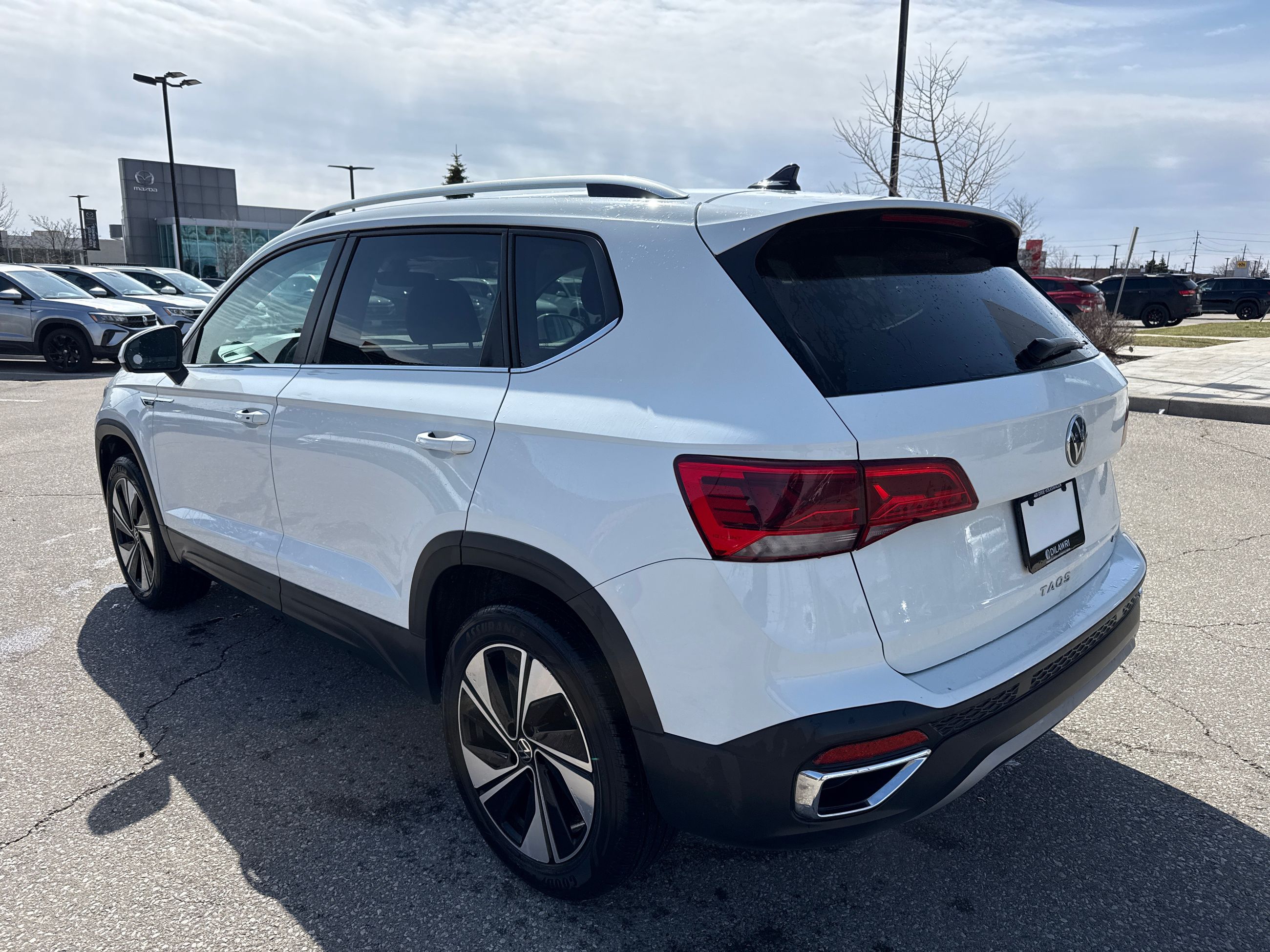Volkswagen Taos  2023 à Mississauga, Ontario