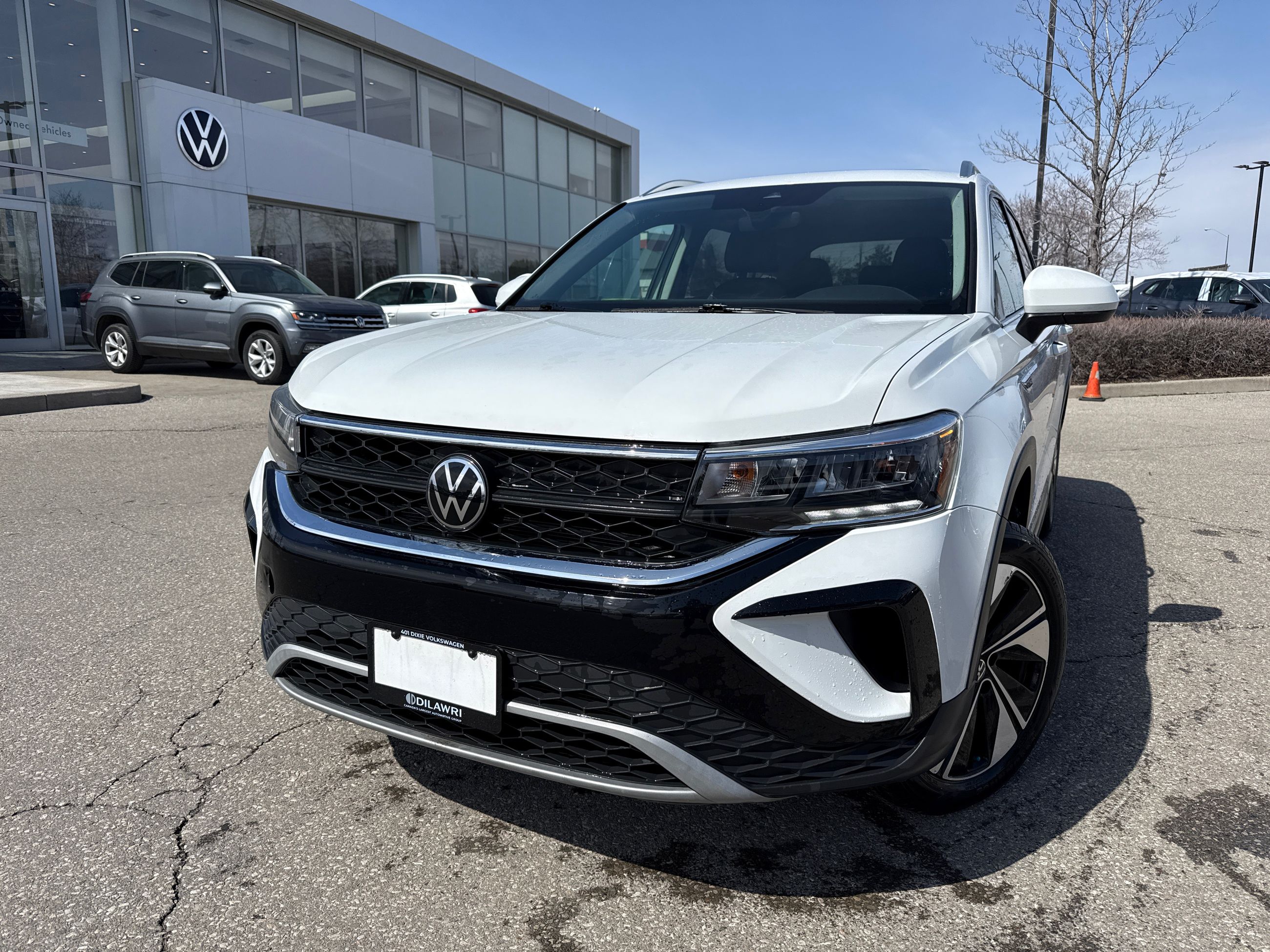 Volkswagen Taos  2023 à Mississauga, Ontario