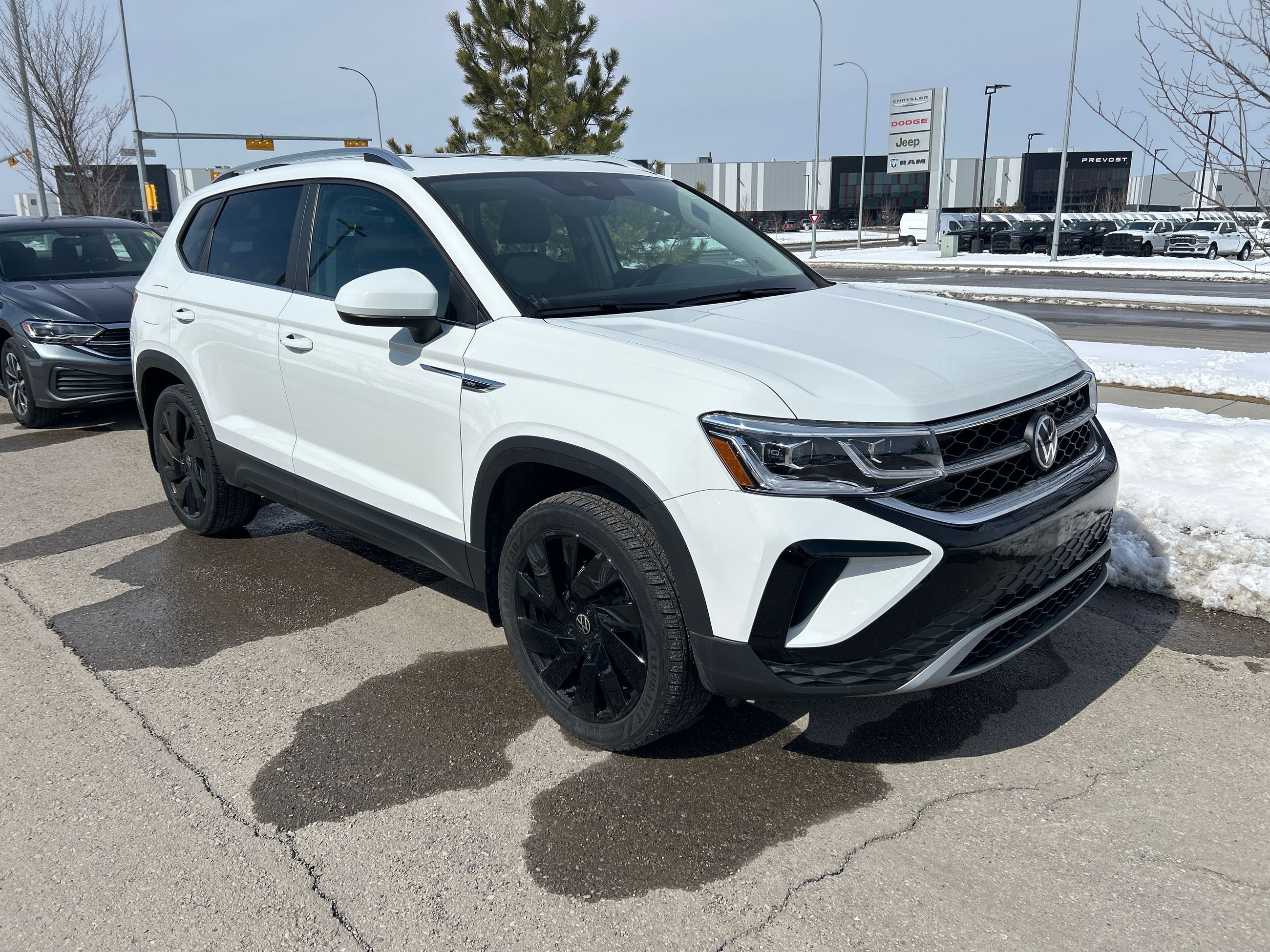 Voxcar VOLKSWAGEN Taos SUV in , CALGARY