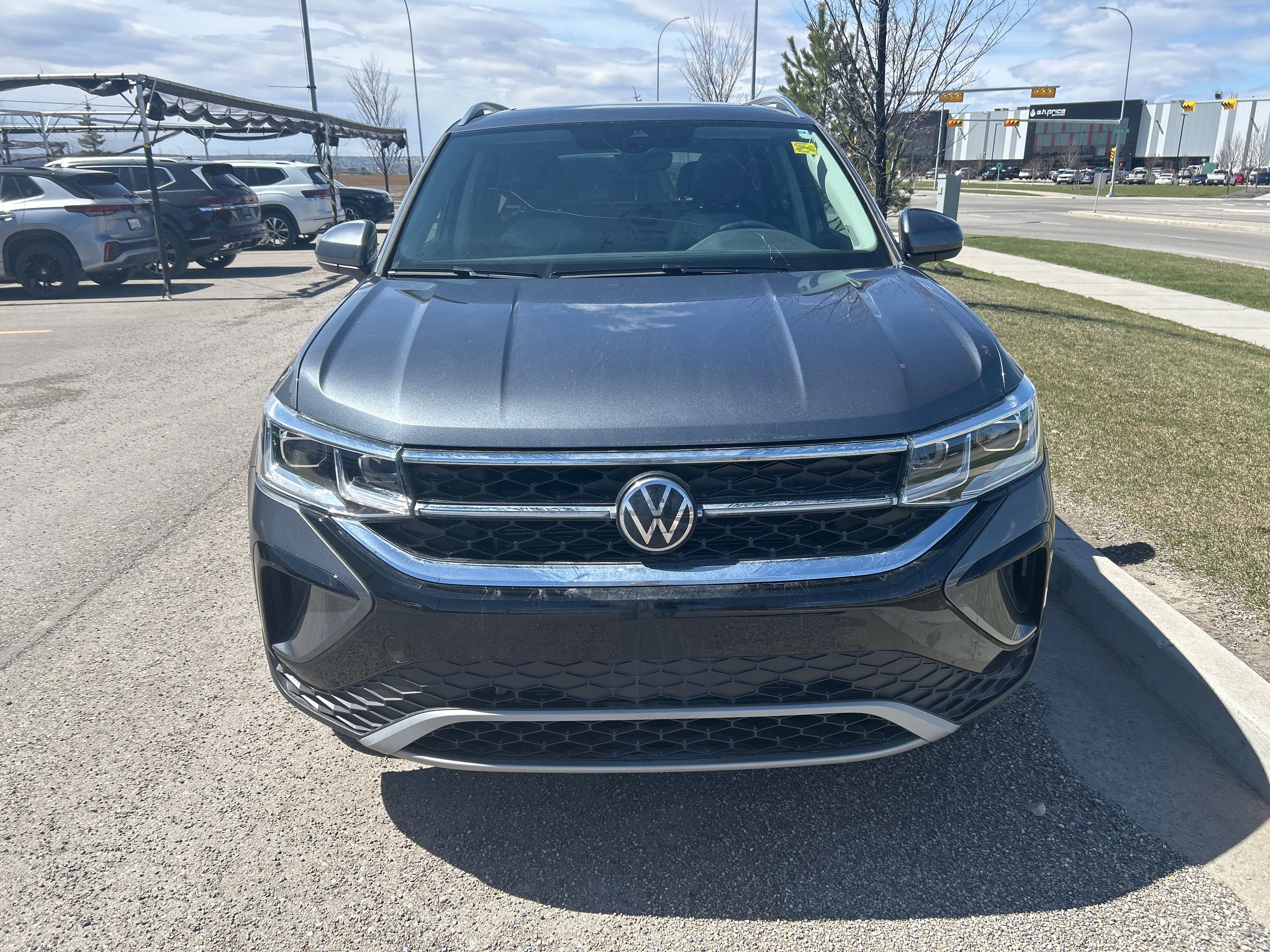 Volkswagen Taos  2023 à Calgary, Alberta