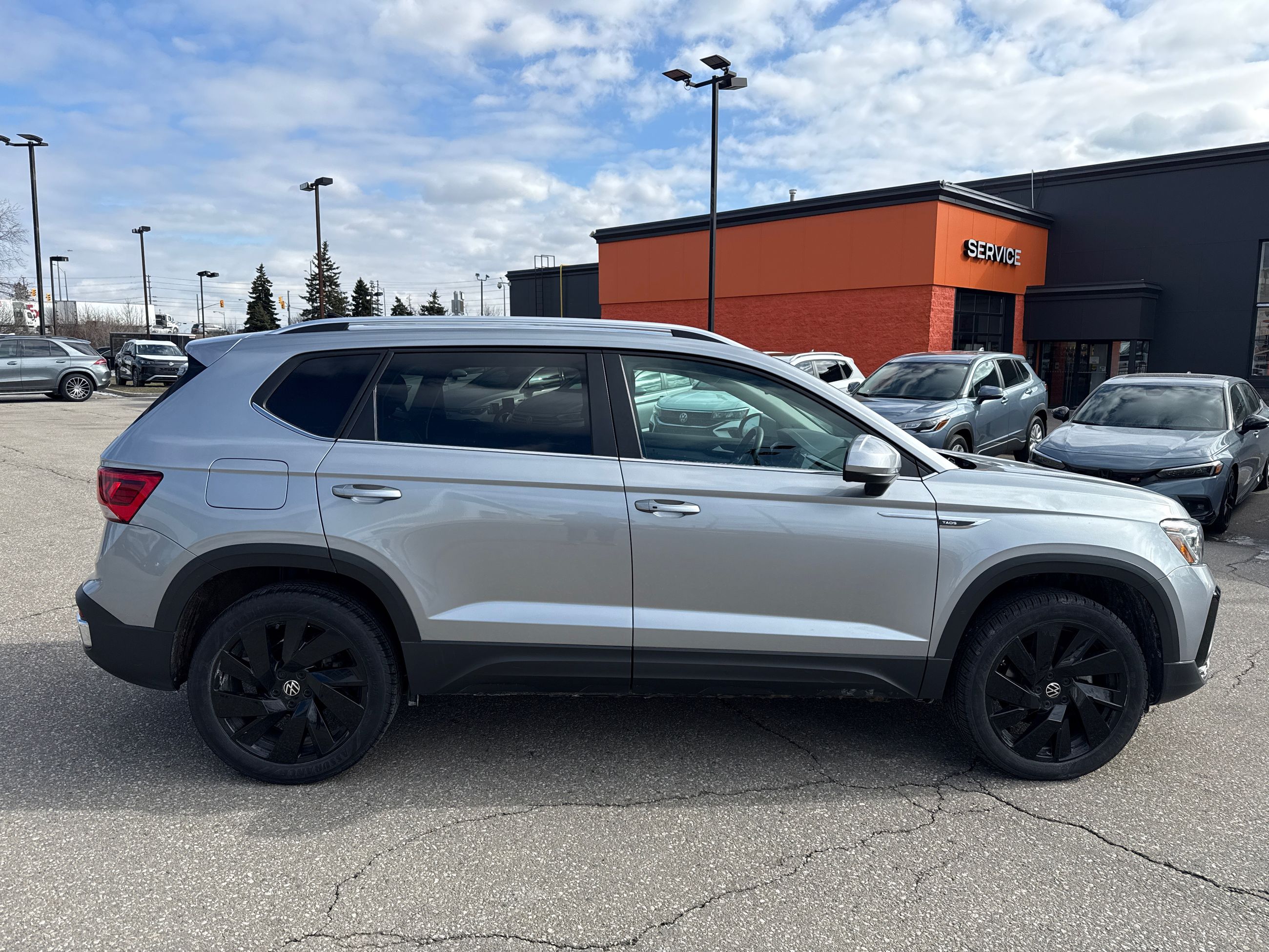 2024 Volkswagen Taos in Mississauga, Ontario