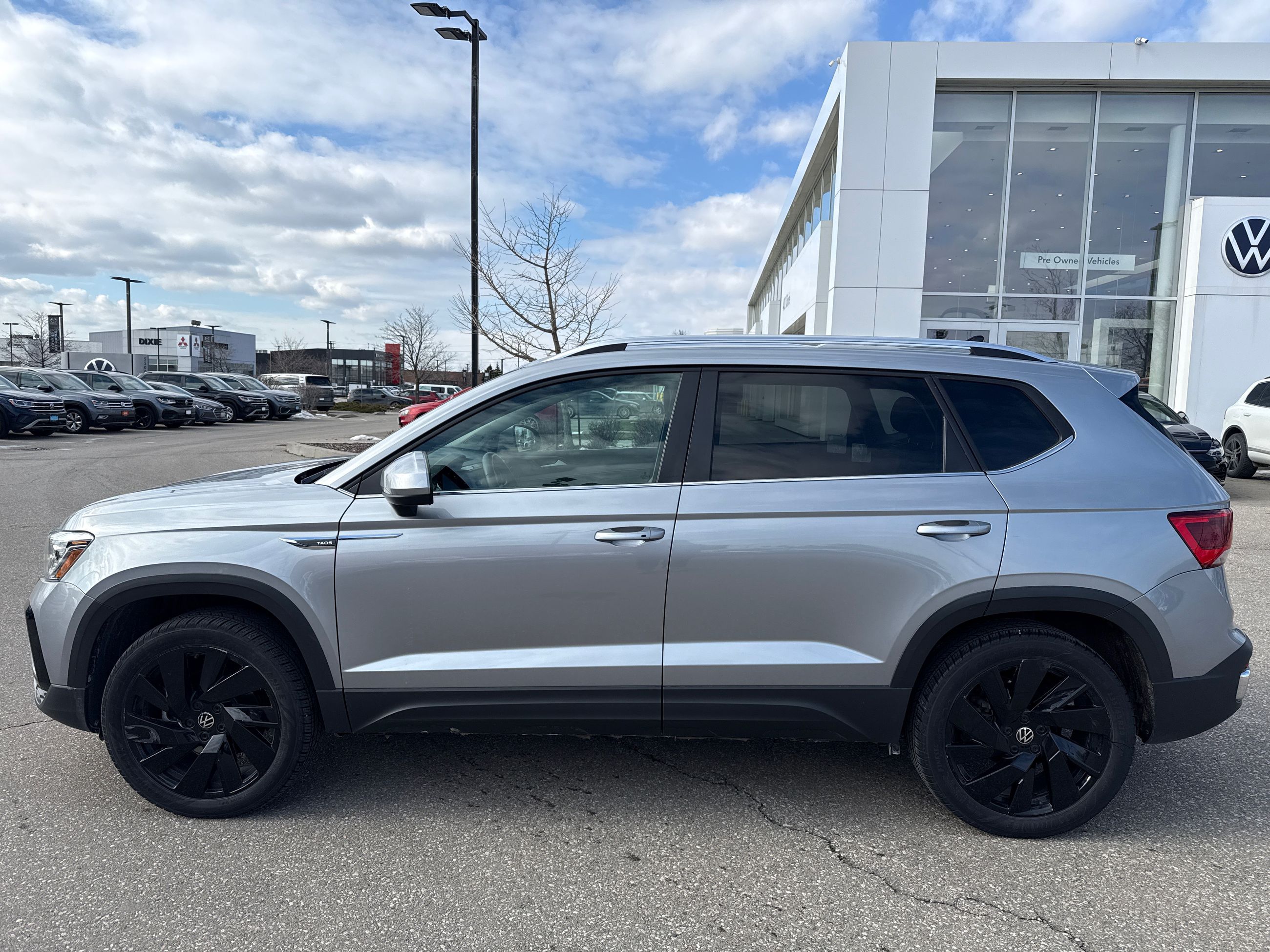2024 Volkswagen Taos in Mississauga, Ontario
