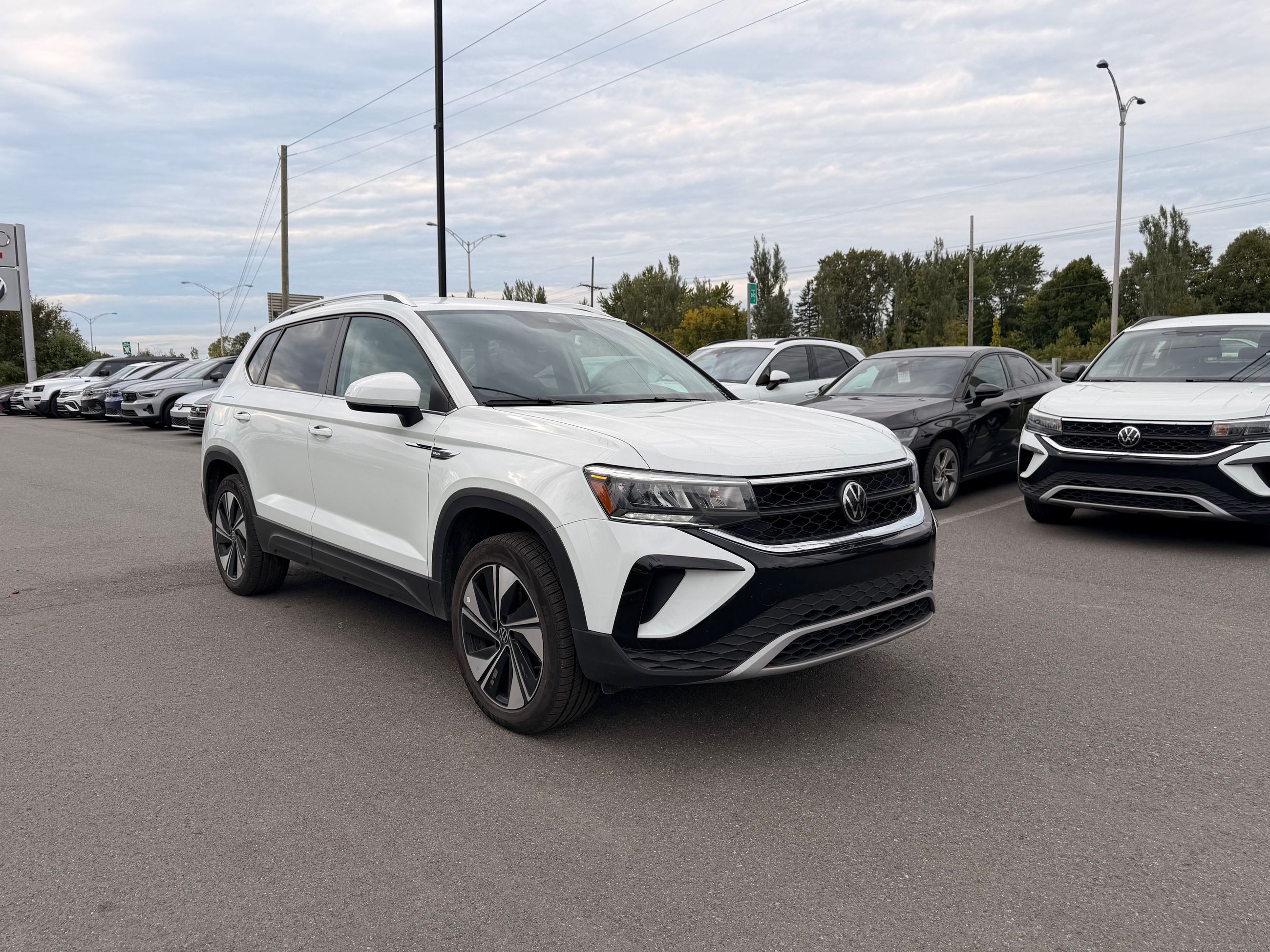 Photo Volkswagen Taos Comfortline | Apple Carplay | Intérieur cuir 2024 #4