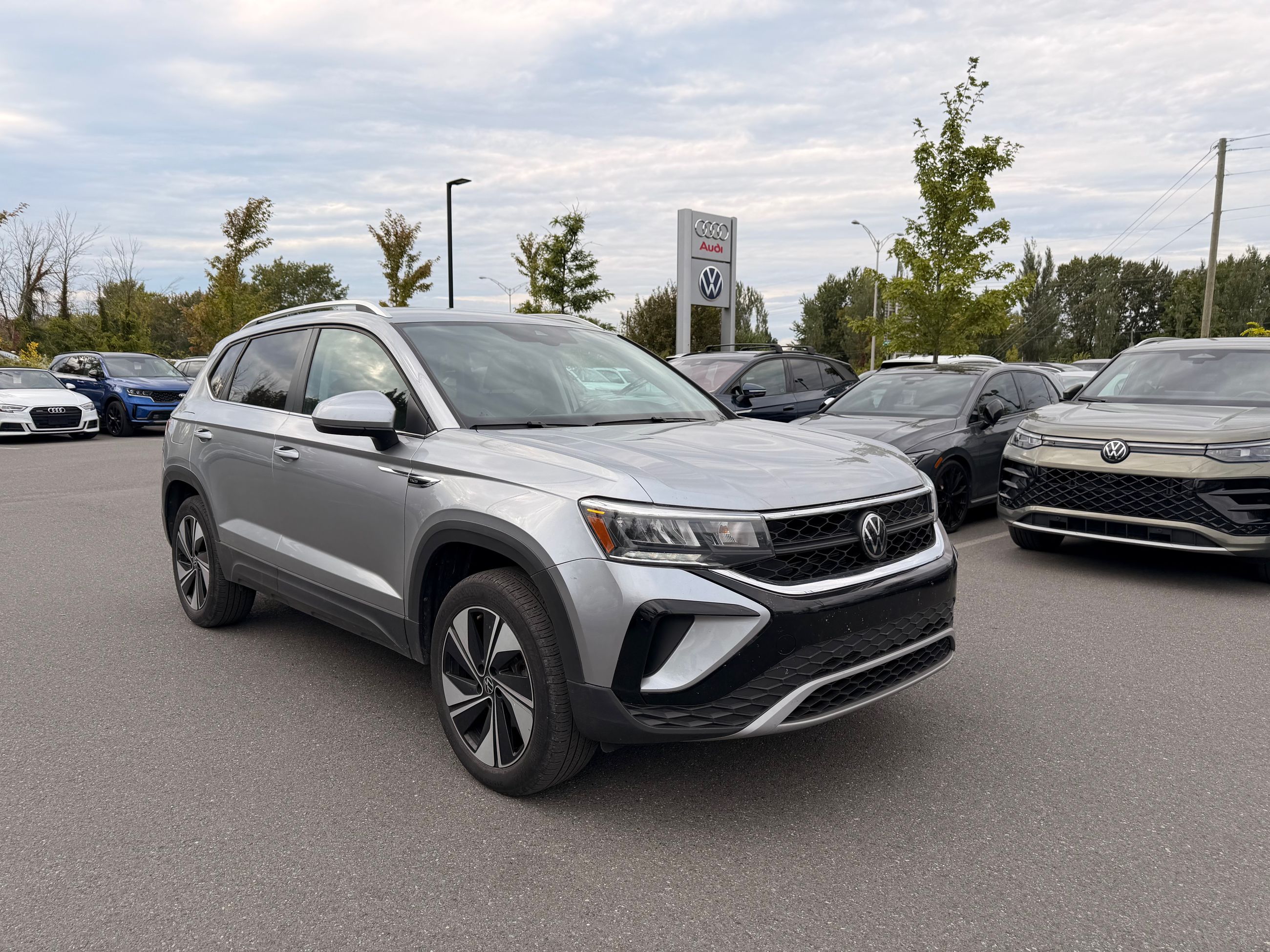Photo Volkswagen Taos Comfortline | Apple Carplay | Intérieur cuir 2024 #4