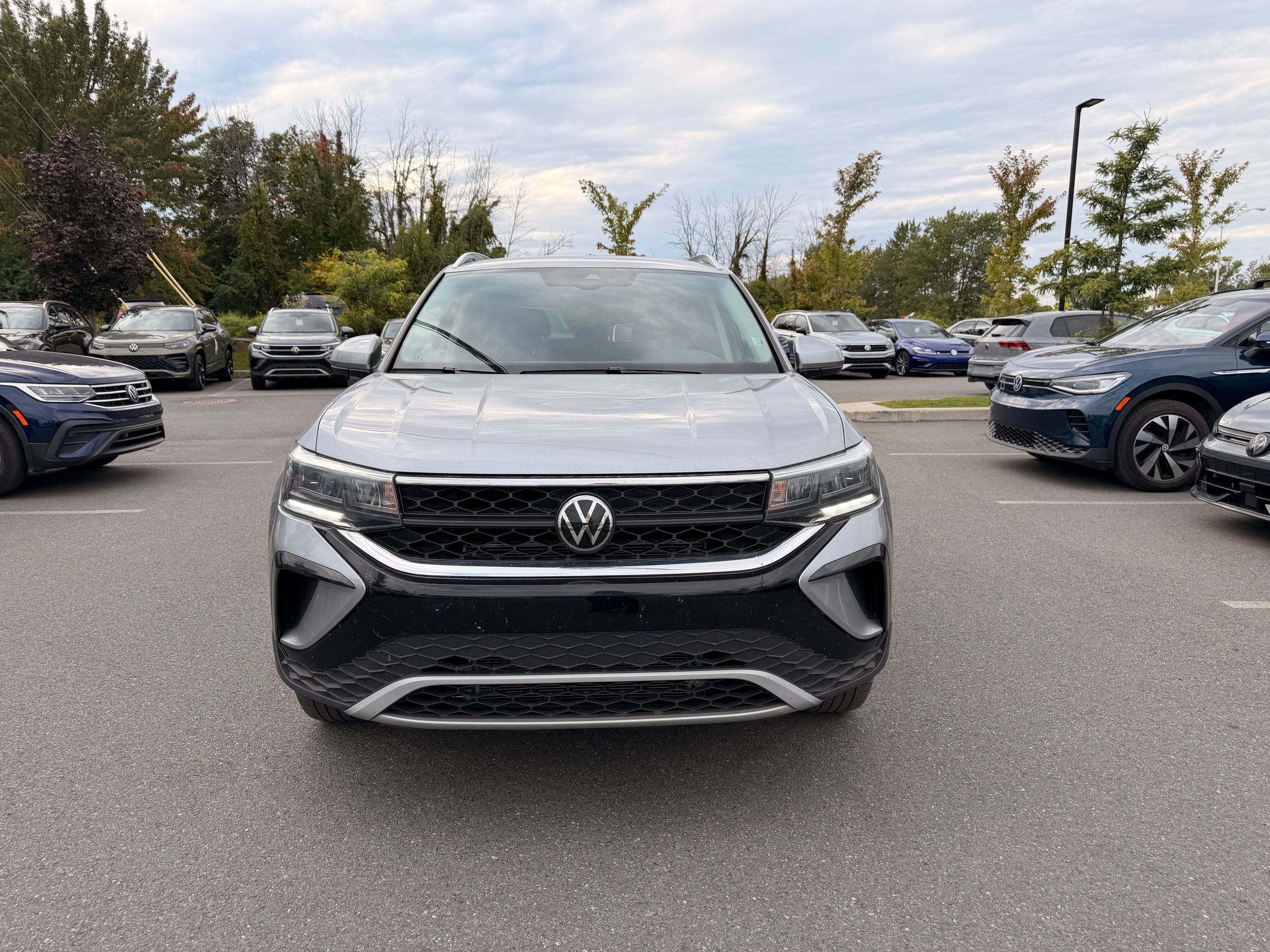 Photo Volkswagen Taos Comfortline | Apple Carplay | Intérieur cuir 2024 #3
