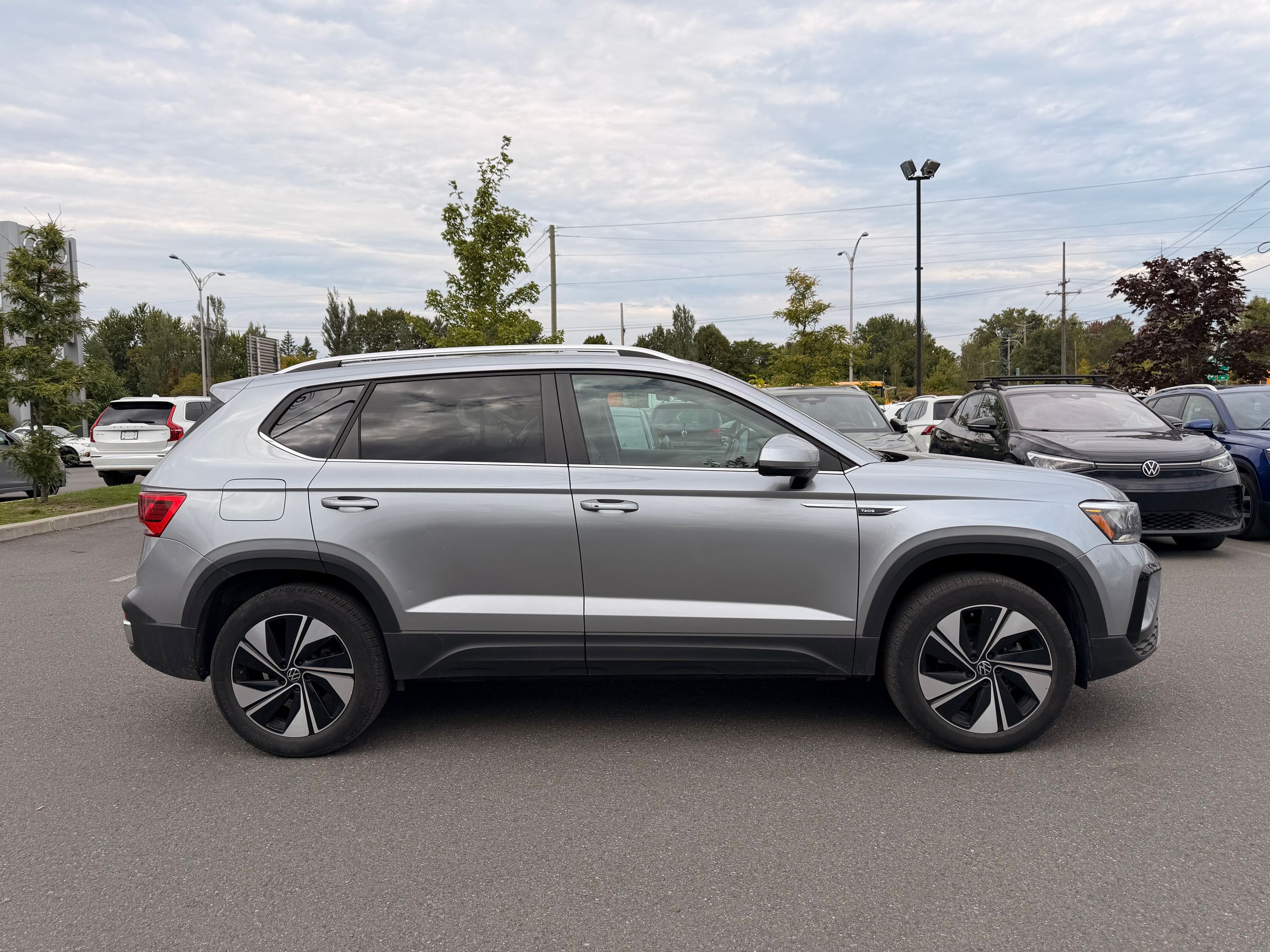 Photo Volkswagen Taos Comfortline | Apple Carplay | Intérieur cuir 2024 #5