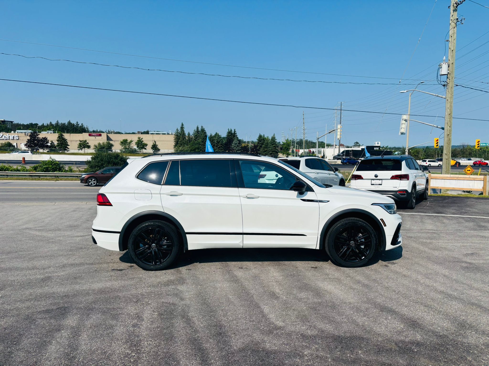 2022 Volkswagen Tiguan in Barrie, Ontario