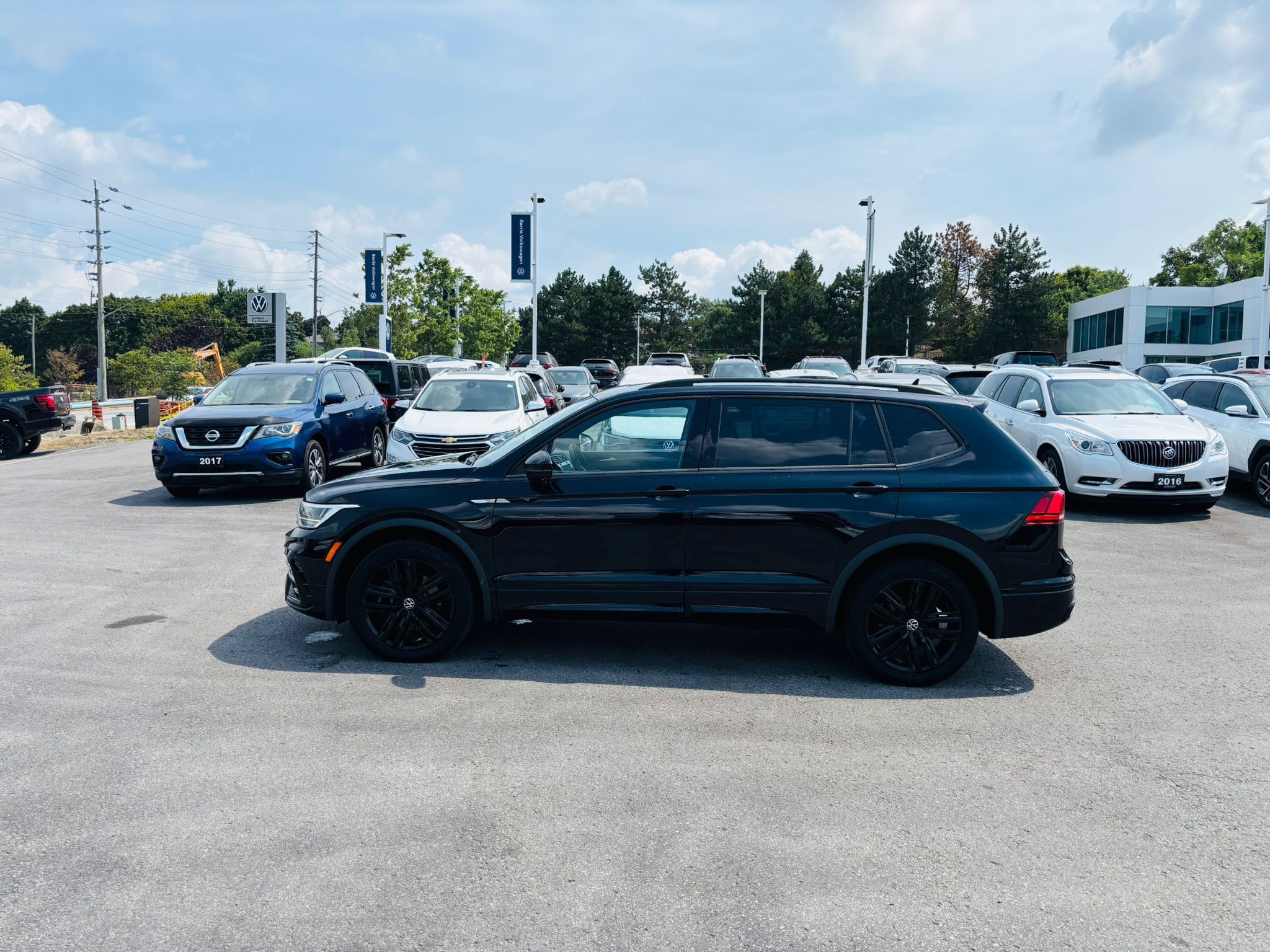 2022 Volkswagen Tiguan in Barrie, Ontario