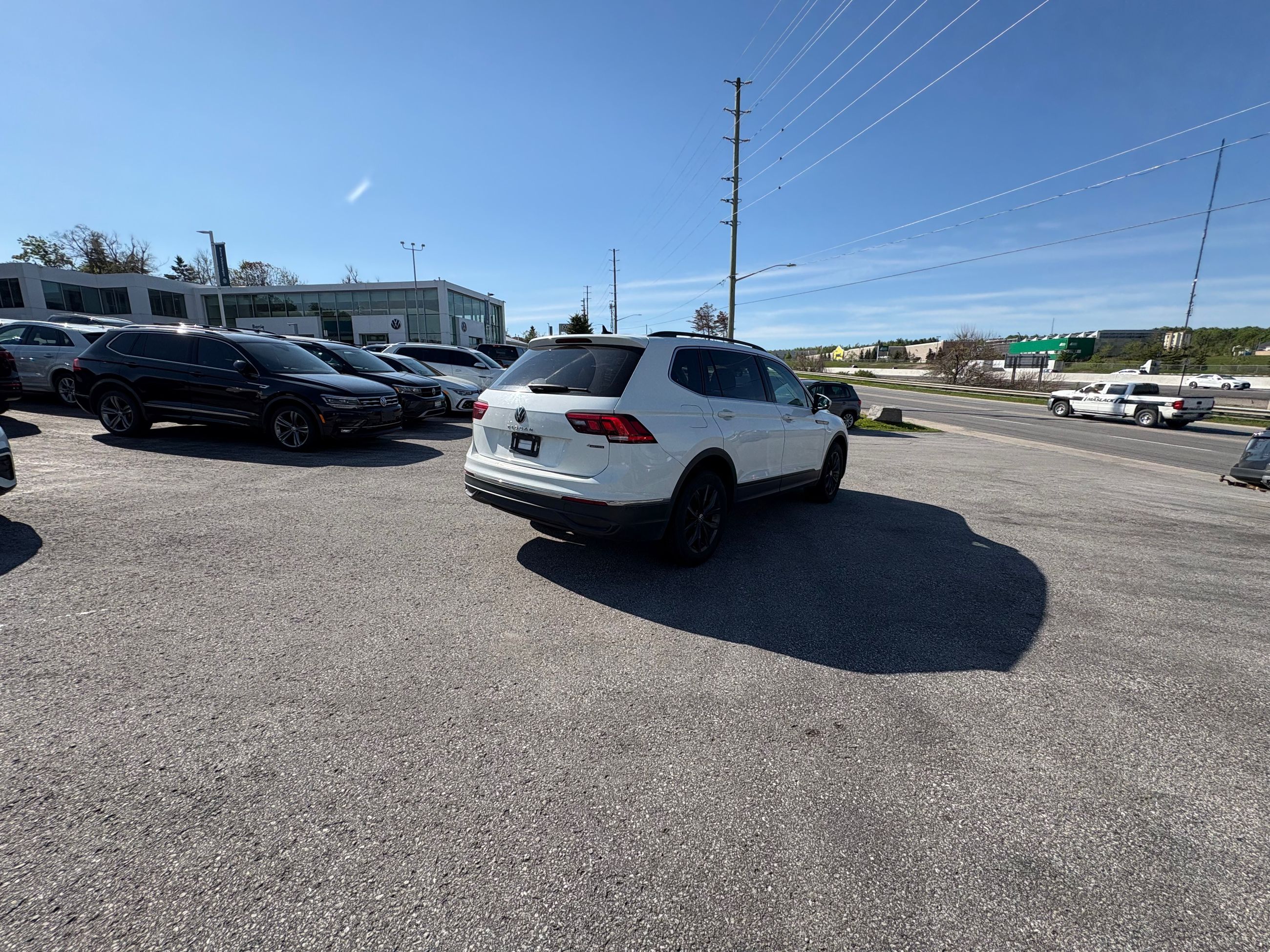 2022 Volkswagen Tiguan in Barrie, Ontario