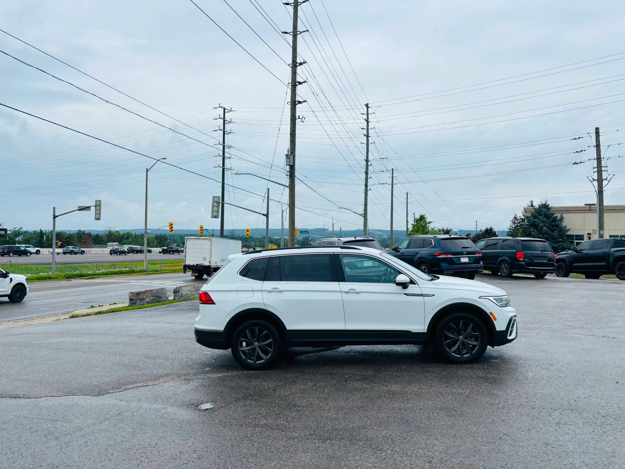 2022 Volkswagen Tiguan in Barrie, Ontario