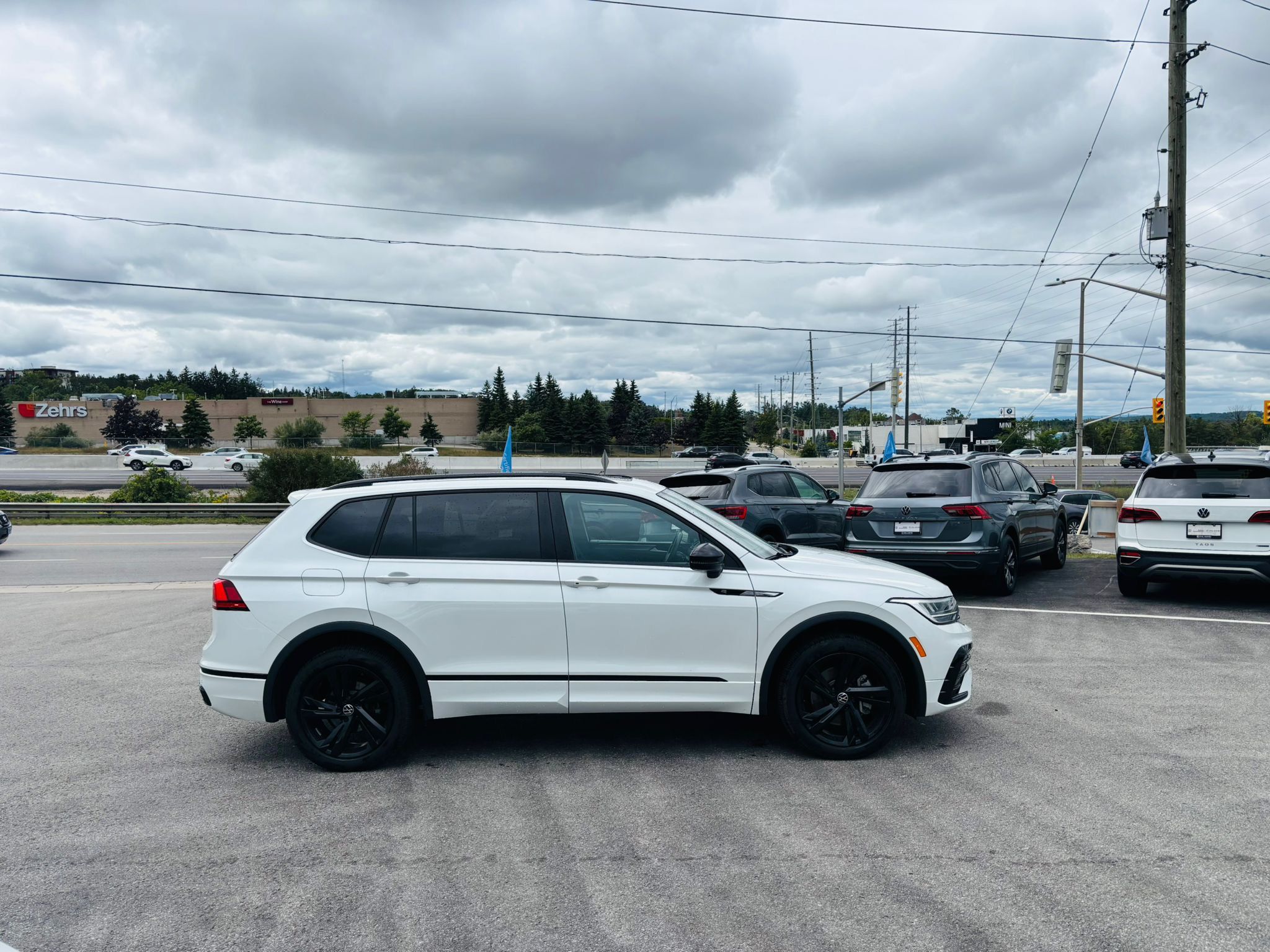 Volkswagen Tiguan  2023 à Barrie, Ontario