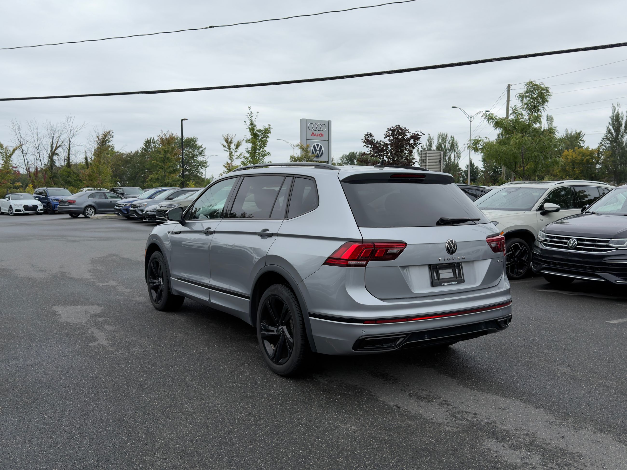 Volkswagen Tiguan  2023 à Saint-Bruno-de-Montarville, Québec