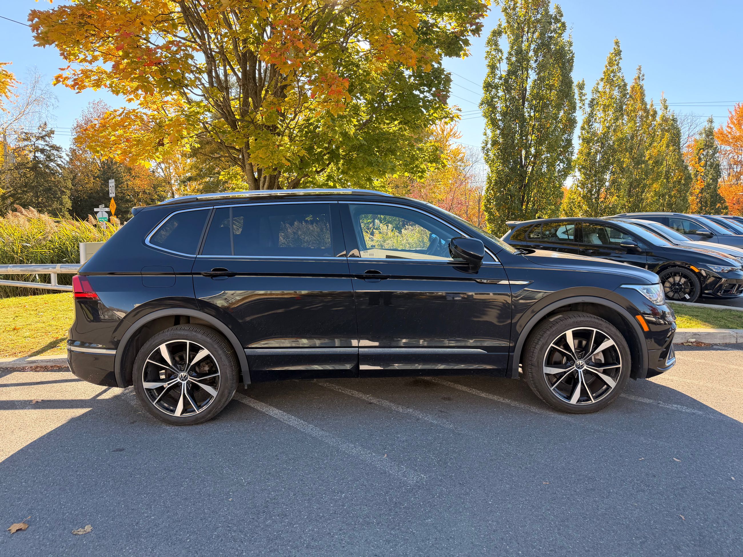 Photo 2024 Volkswagen Tiguan Highline R-Line | Toit Pano | Cuir | Navigation #5
