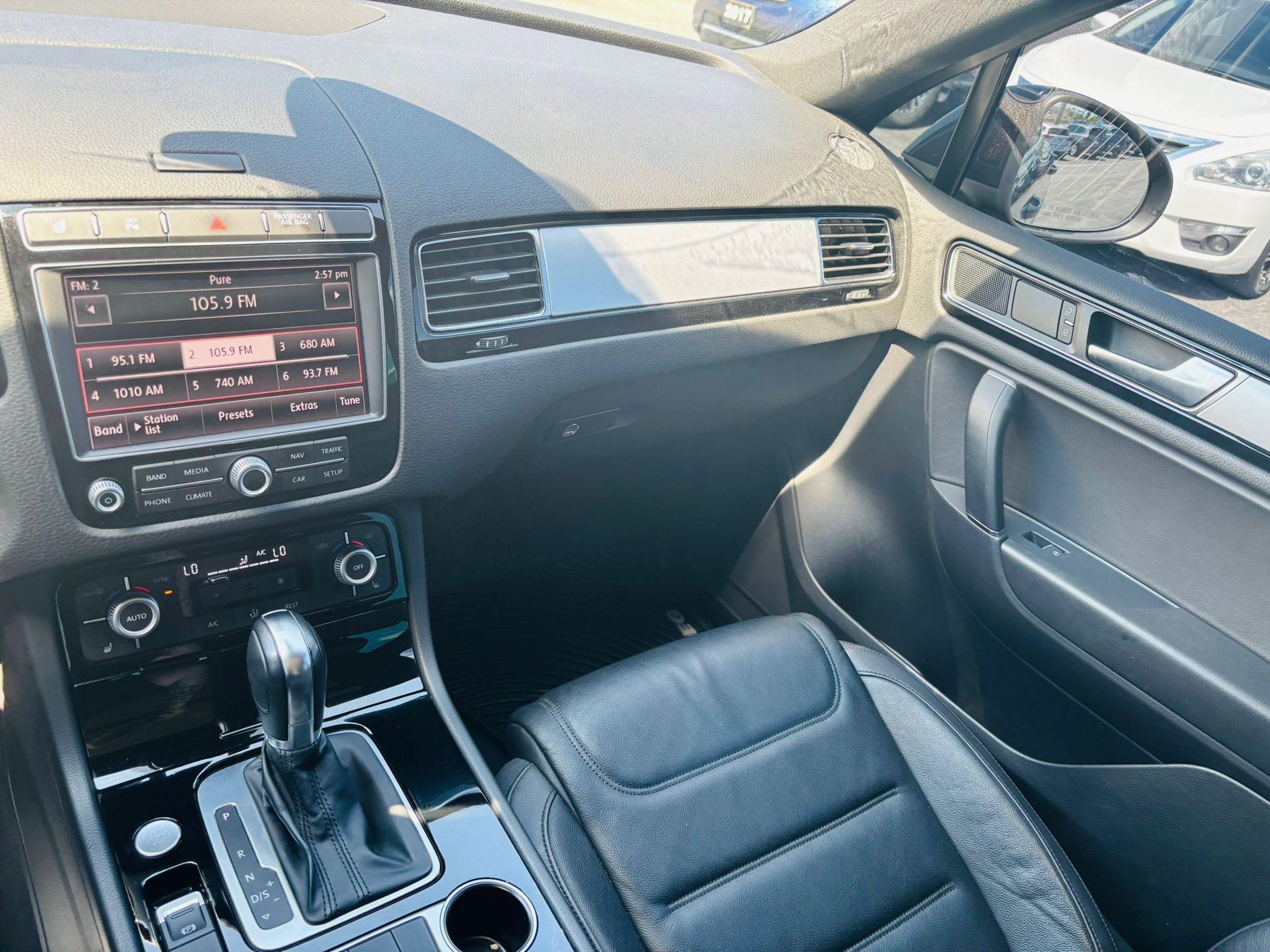 2016 Volkswagen Touareg in Barrie, Ontario